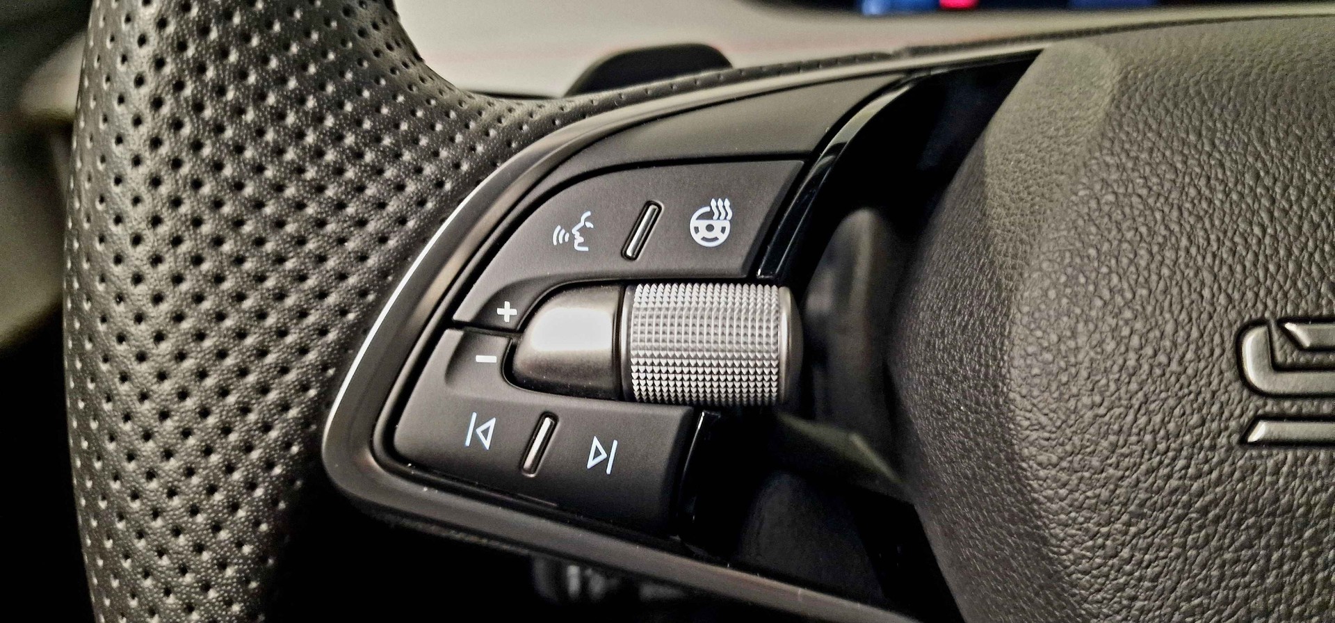 SKODA Elroq 85-image-7