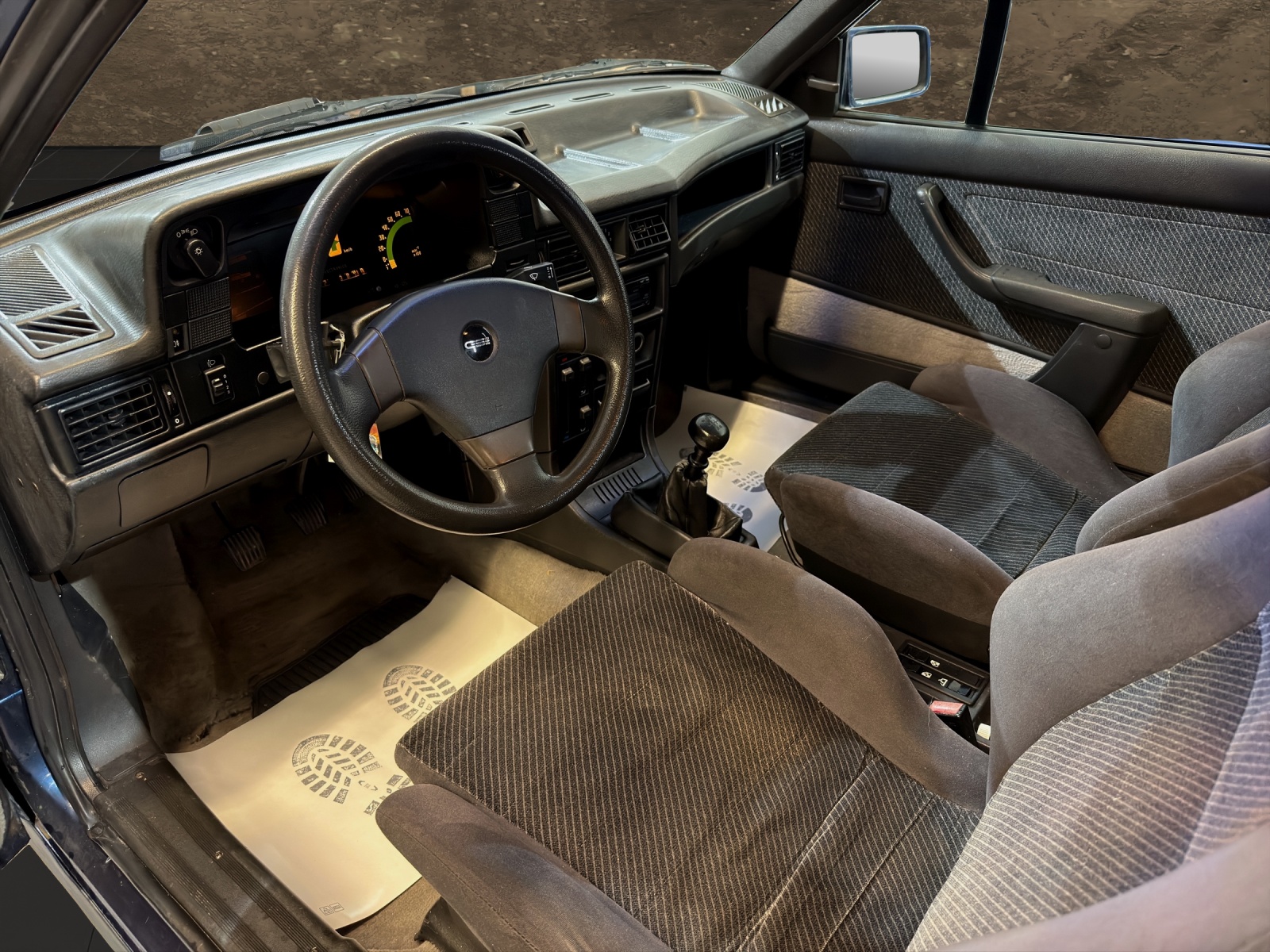 OPEL Kadett GSI 2.0i Cabriolet-image-11