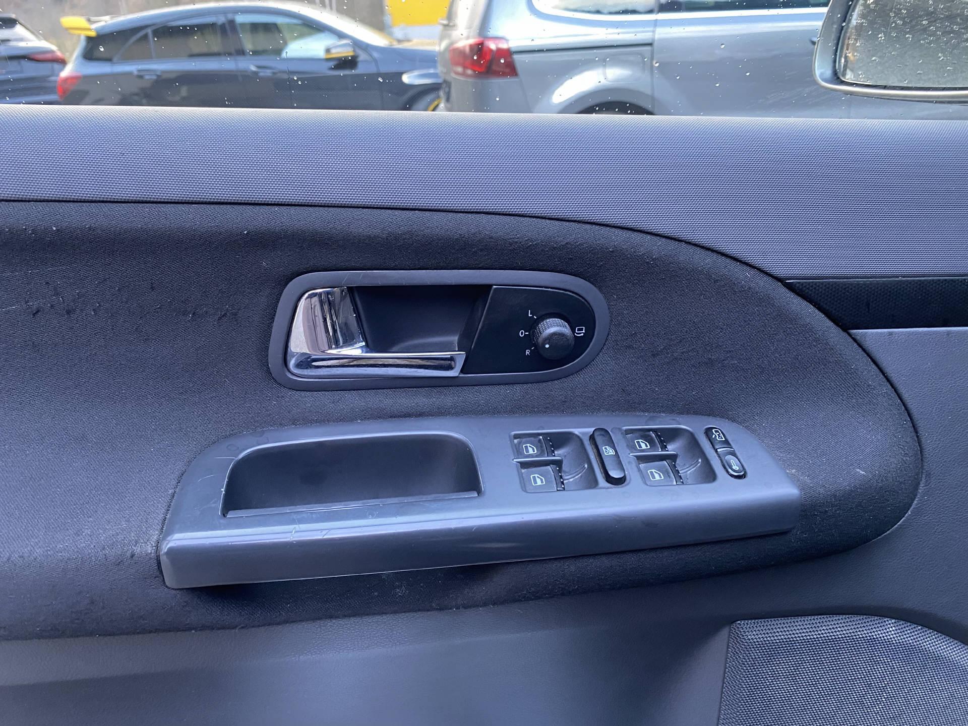 SEAT Alhambra 1.9 TDI 115 Sport 4x4-image-9