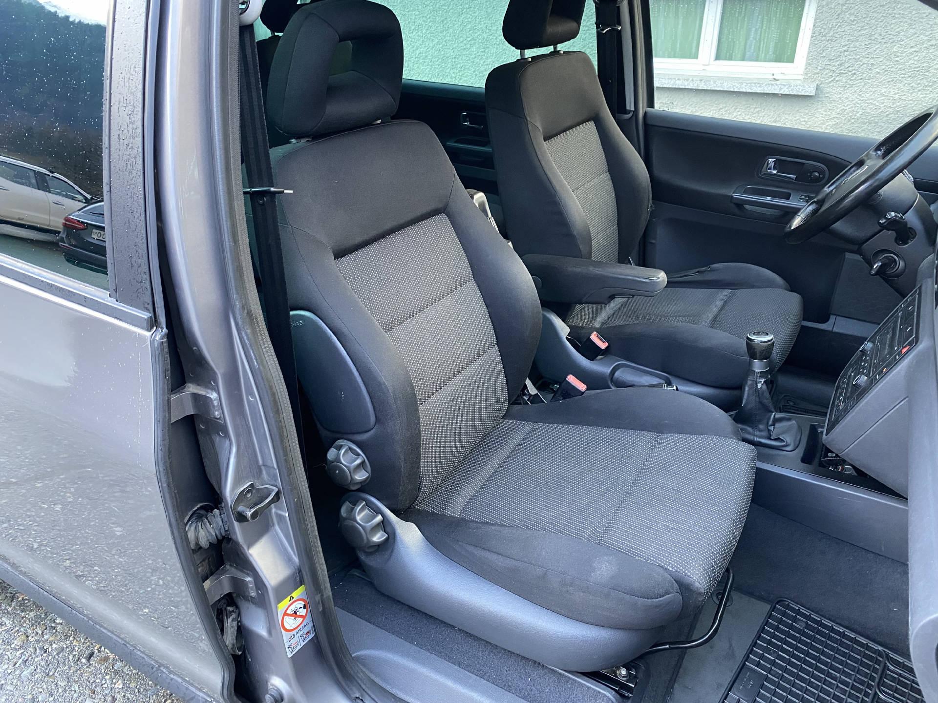 SEAT Alhambra 1.9 TDI 115 Sport 4x4-image-6