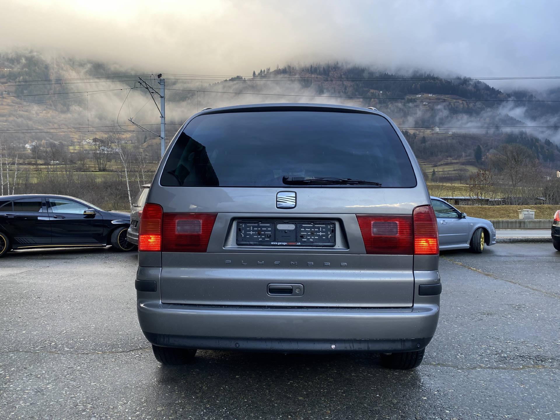 SEAT Alhambra 1.9 TDI 115 Sport 4x4-image-13