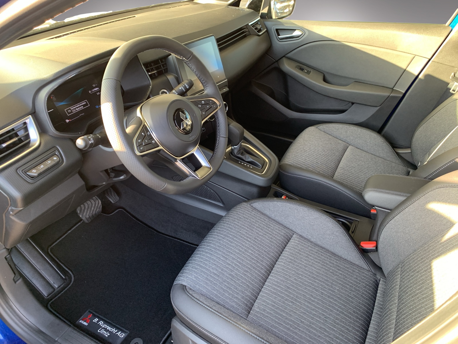 MITSUBISHI Colt 1.6 HEV Intense-image-5