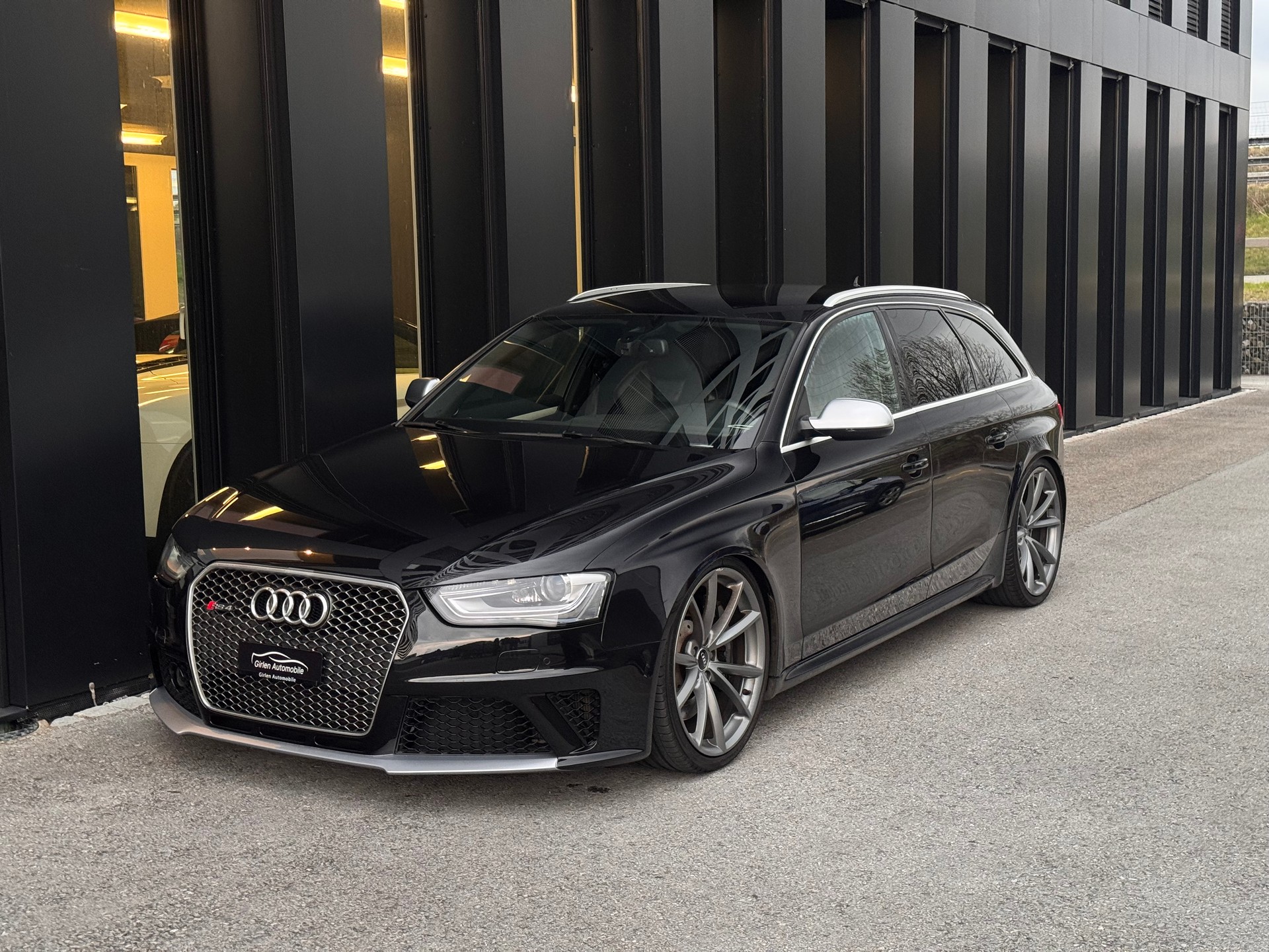 AUDI RS4 Avant 4.2 FSI V8 quattro S-tronic-image-2