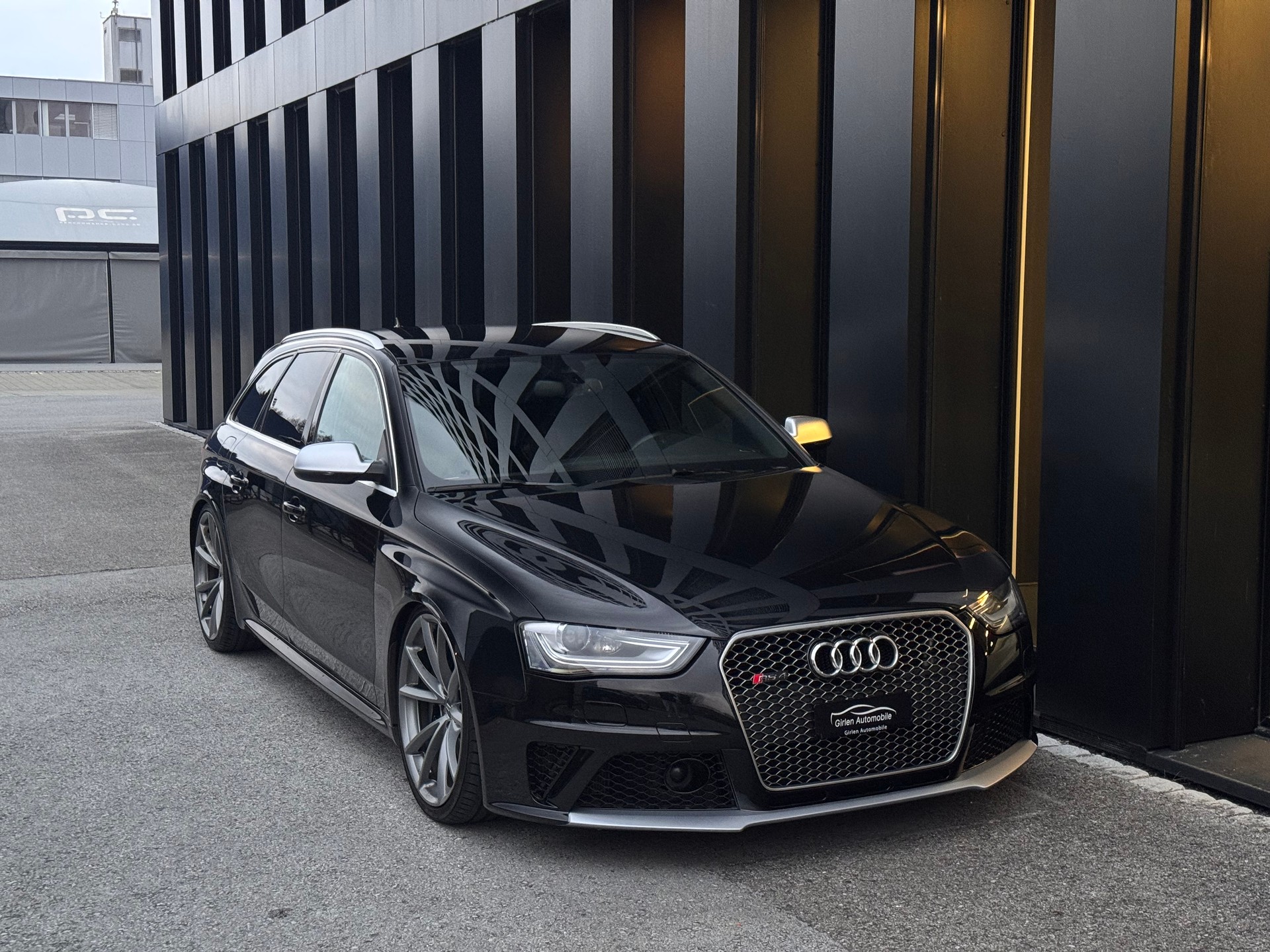 AUDI RS4 Avant 4.2 FSI V8 quattro S-tronic-image-7
