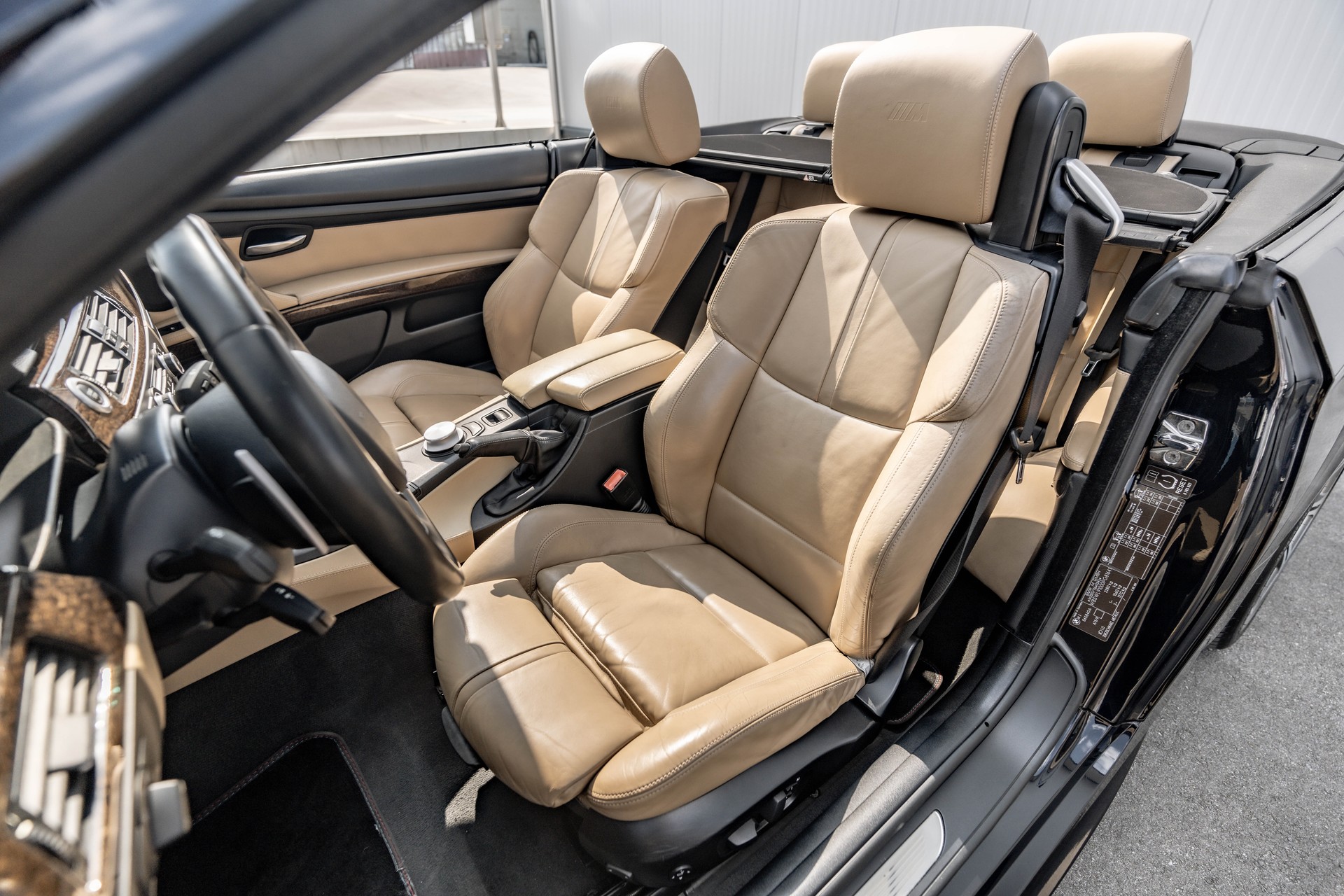 BMW M3 Cabriolet DSG * HARTGE Sportabgasanlage * traumhafte Farbkombination * ab MFK *-image-18