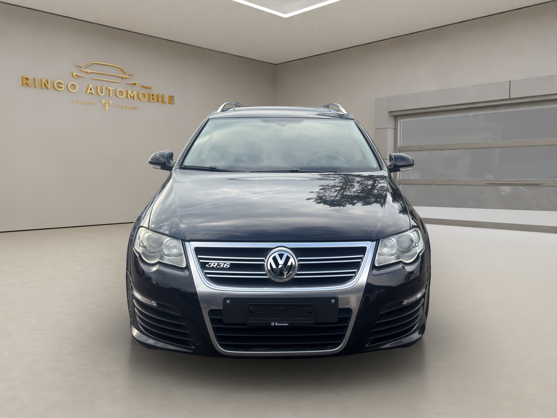 VW Passat Variant R36 4Motion-showroom-element-2