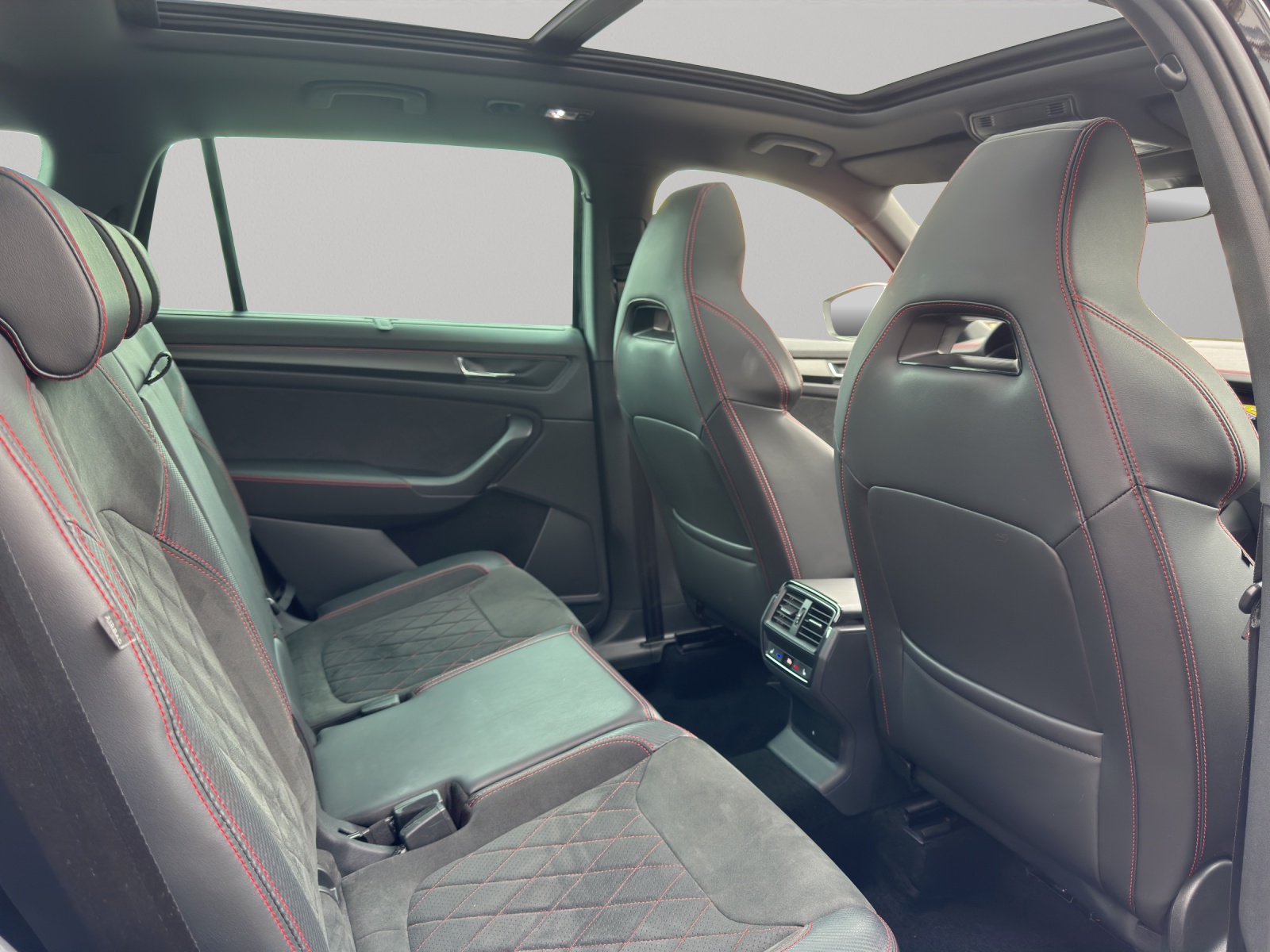 SKODA Kodiaq 2.0 TSI 4x4 RS *7 Plätzer*-image-12