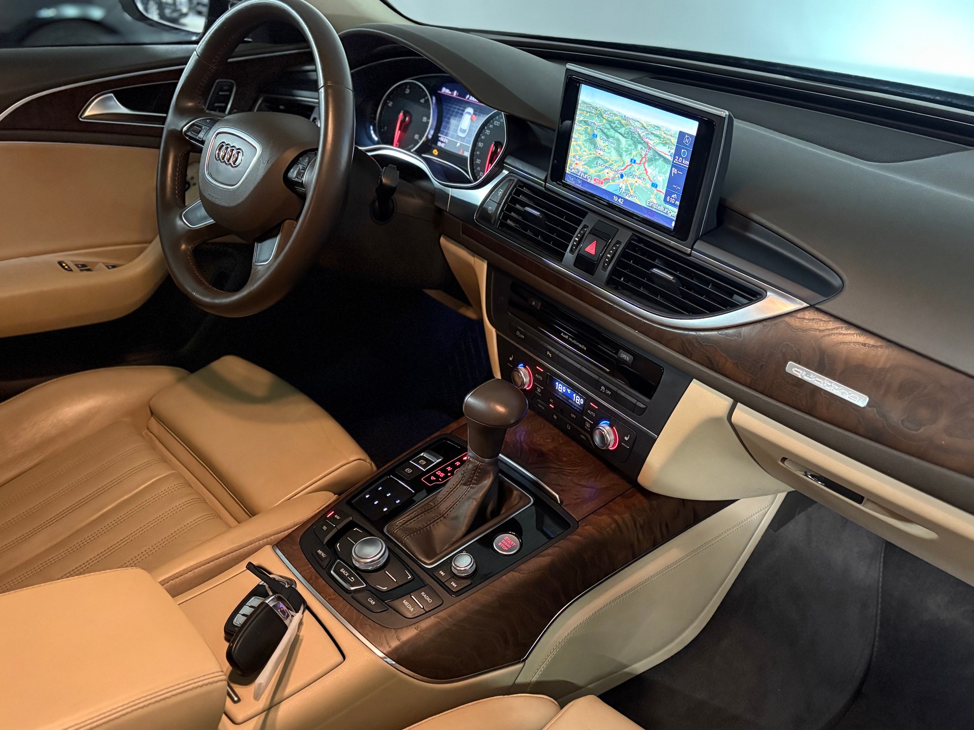 AUDI A6 Avant 3.0 TDI V6 quattro S-tronic Frisch ab MFK und aus 1. Hand-image-10