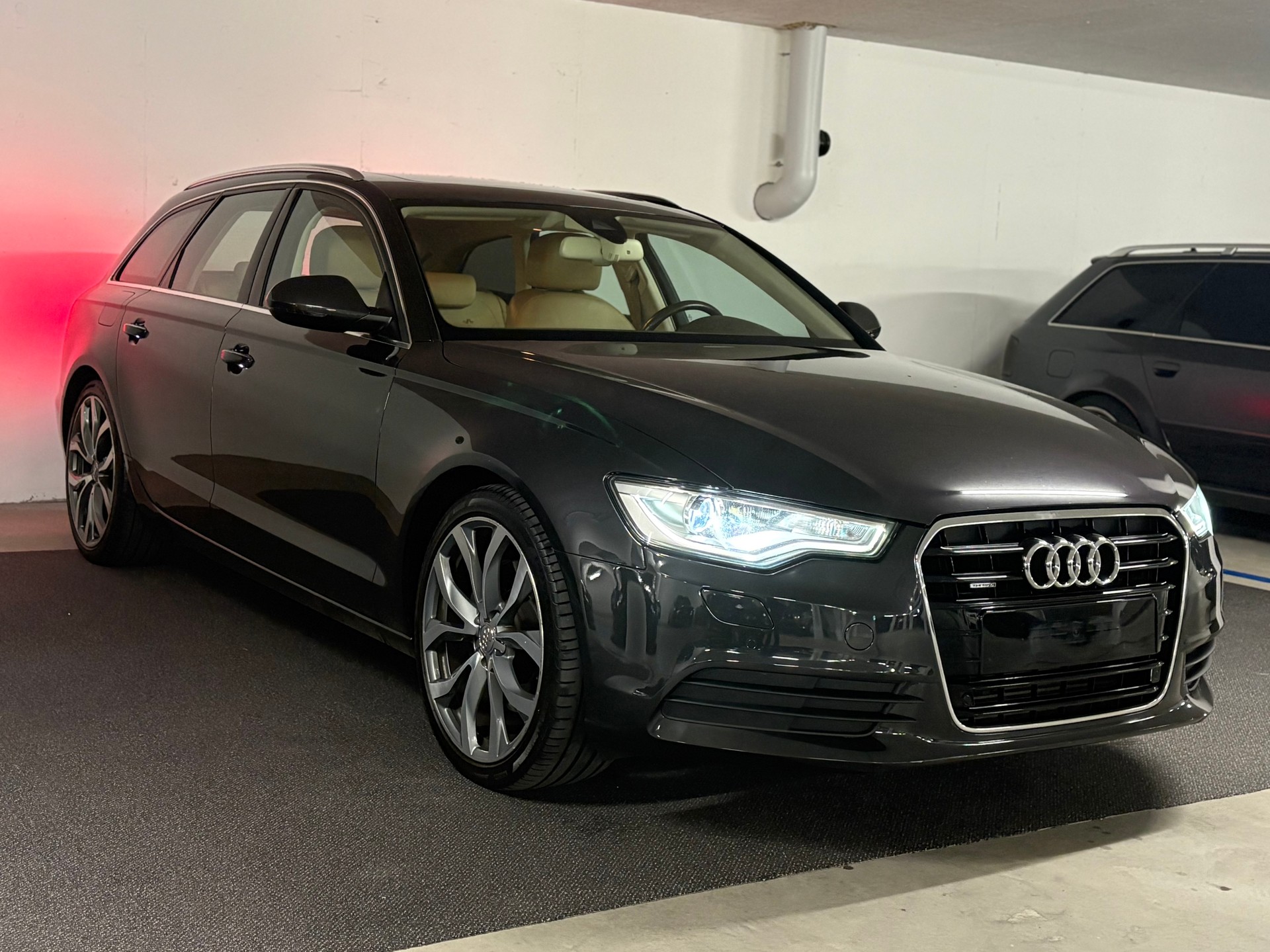 AUDI A6 Avant 3.0 TDI V6 quattro S-tronic Frisch ab MFK und aus 1. Hand-image-2