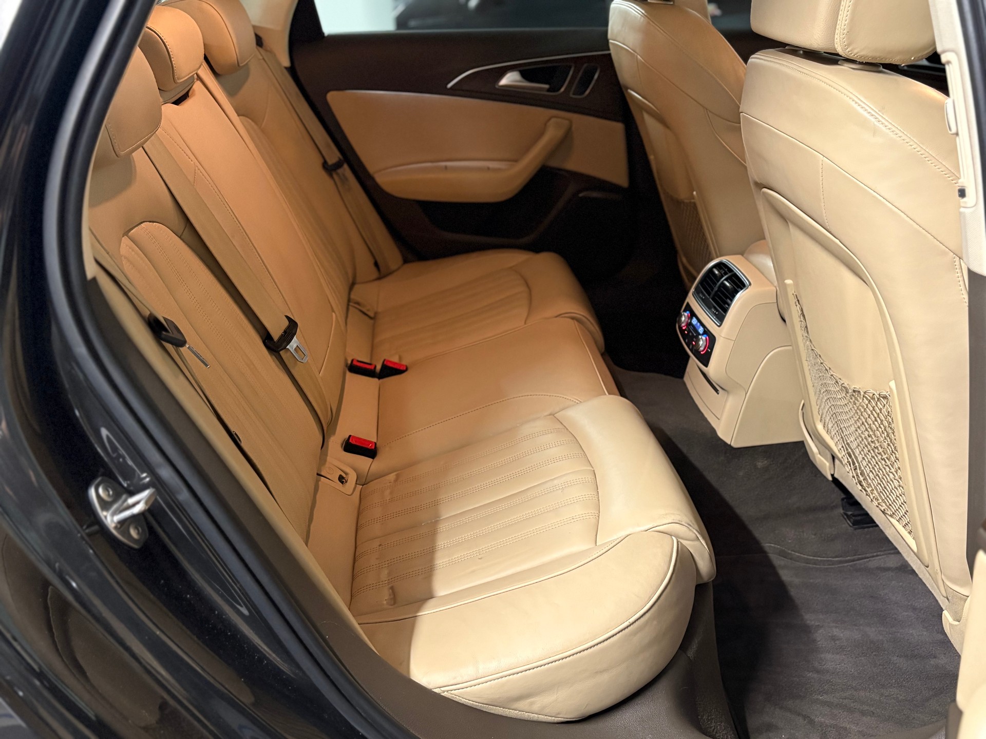 AUDI A6 Avant 3.0 TDI V6 quattro S-tronic Frisch ab MFK und aus 1. Hand-image-13