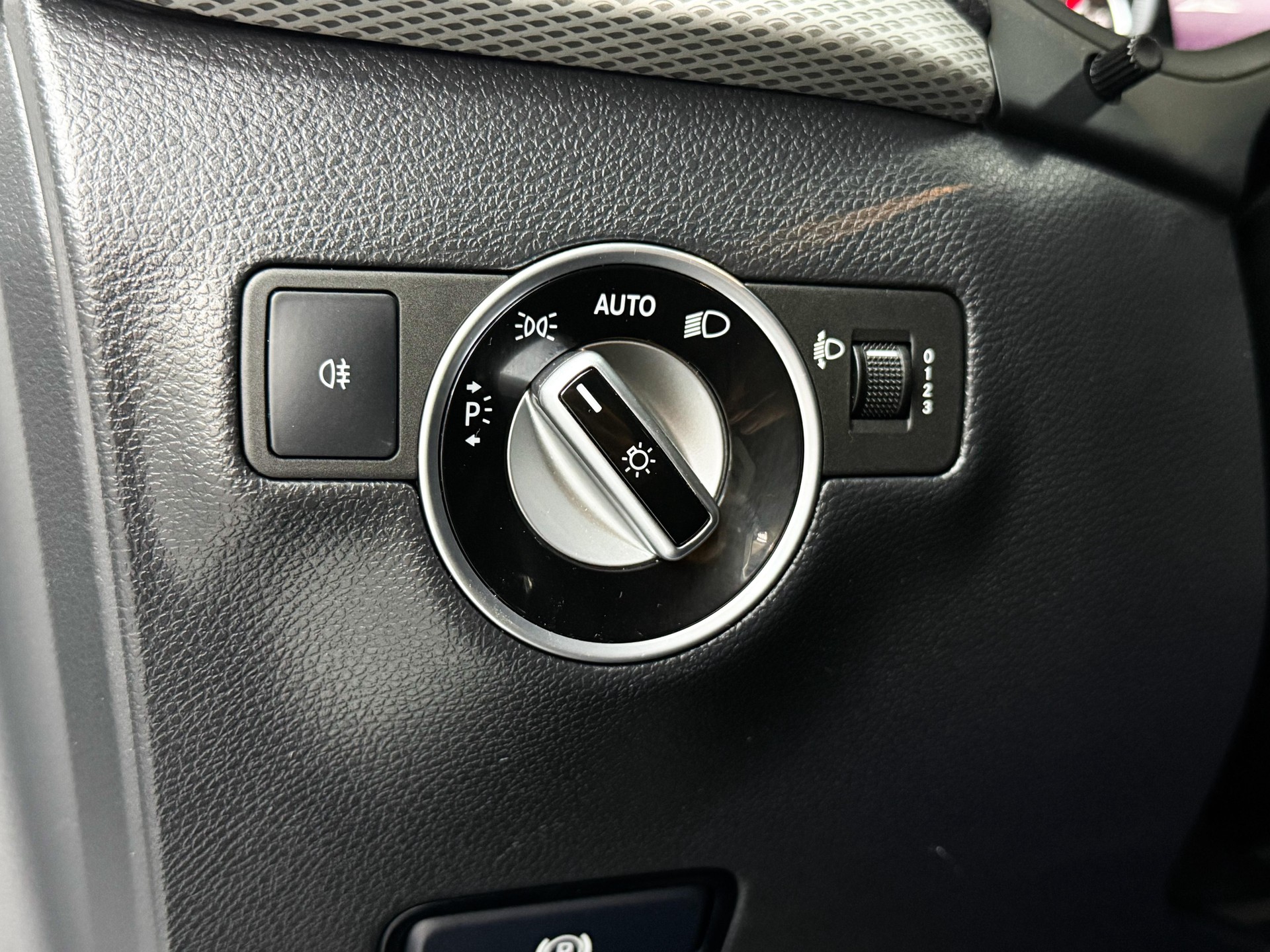 MERCEDES-BENZ B Electric Drive Urban-image-15