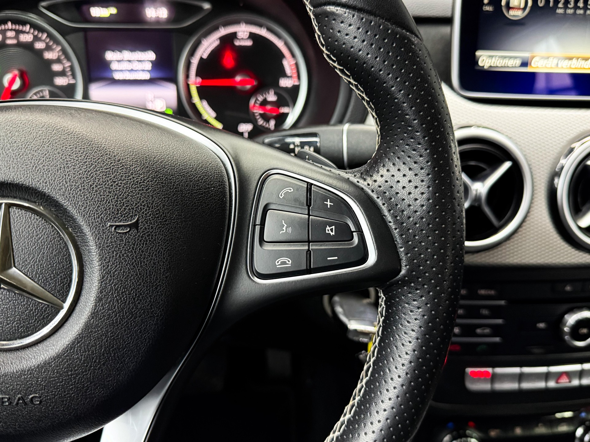 MERCEDES-BENZ B Electric Drive Urban-image-11