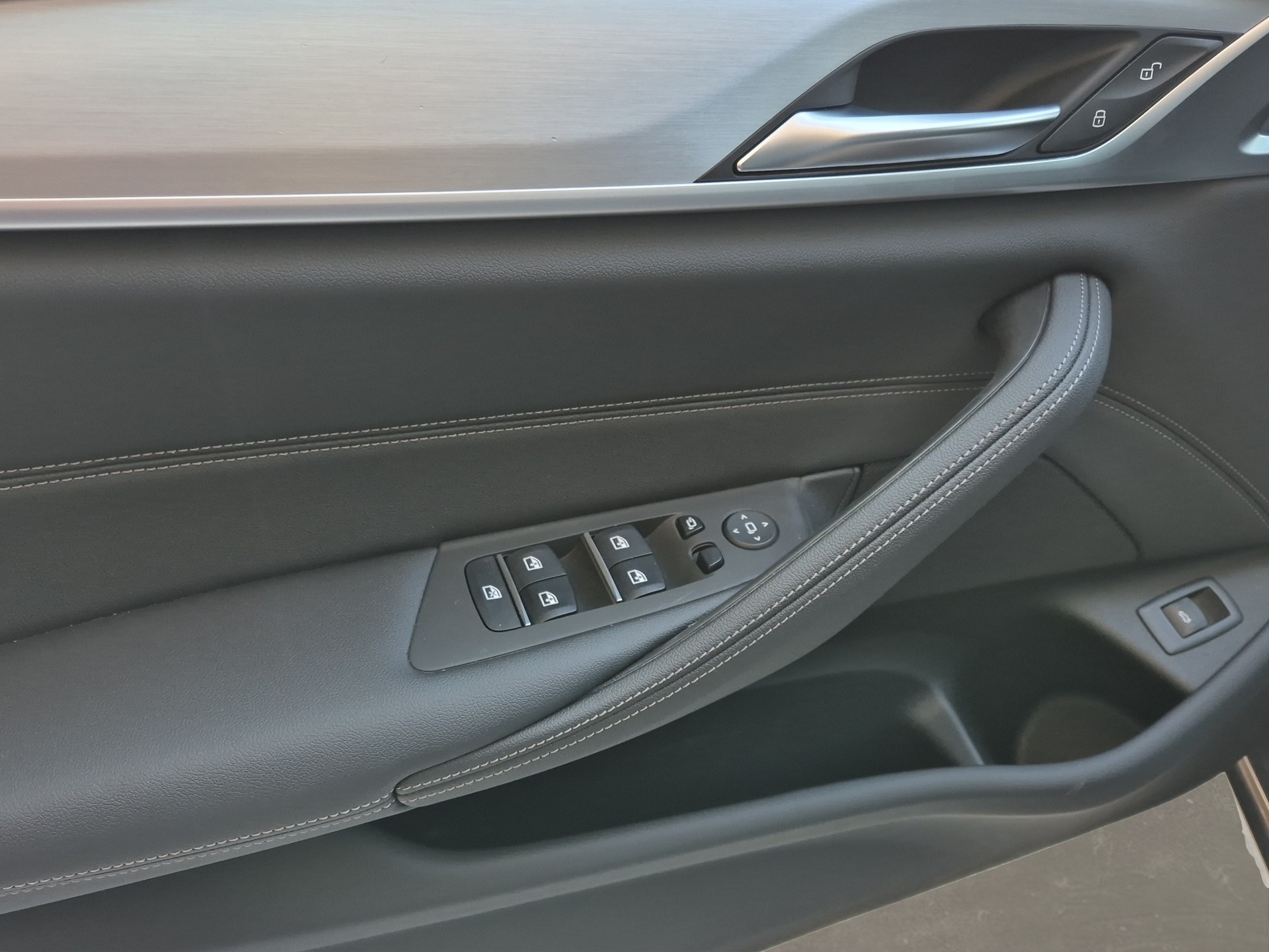 BMW 530d xDrive 48V Touring Steptronic LEASING à partir de CHF 560.-/mois-image-6