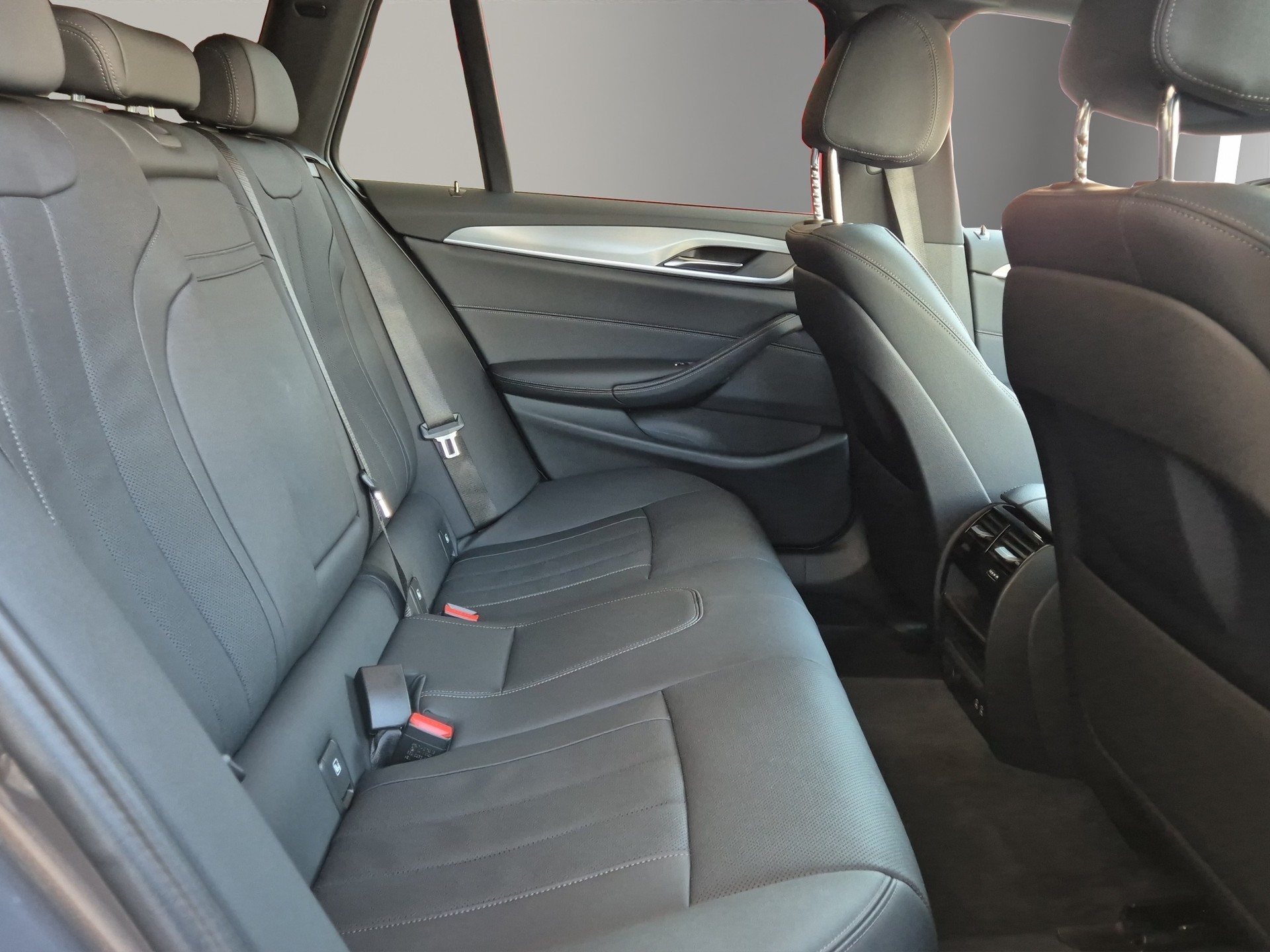 BMW 530d xDrive 48V Touring Steptronic LEASING à partir de CHF 560.-/mois-image-14