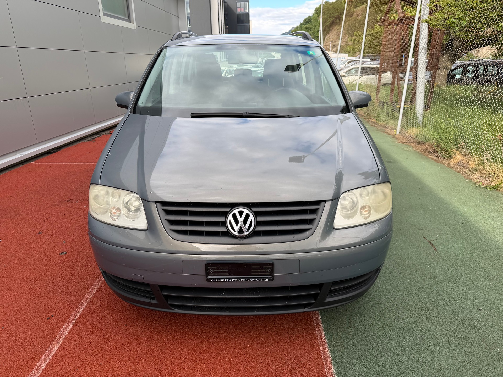 VW Touran 1.6 FSI-image-2
