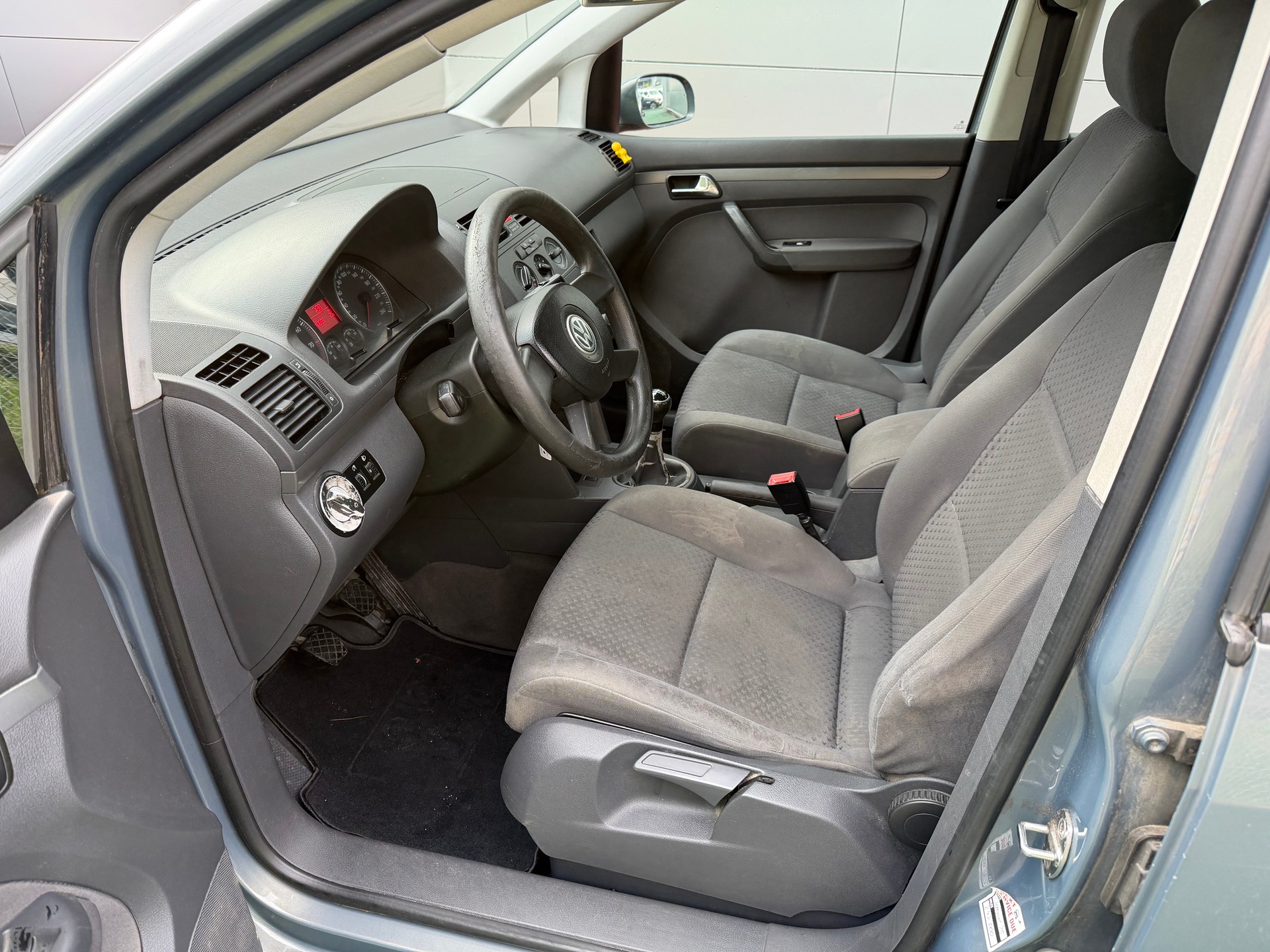 VW Touran 1.6 FSI-image-8