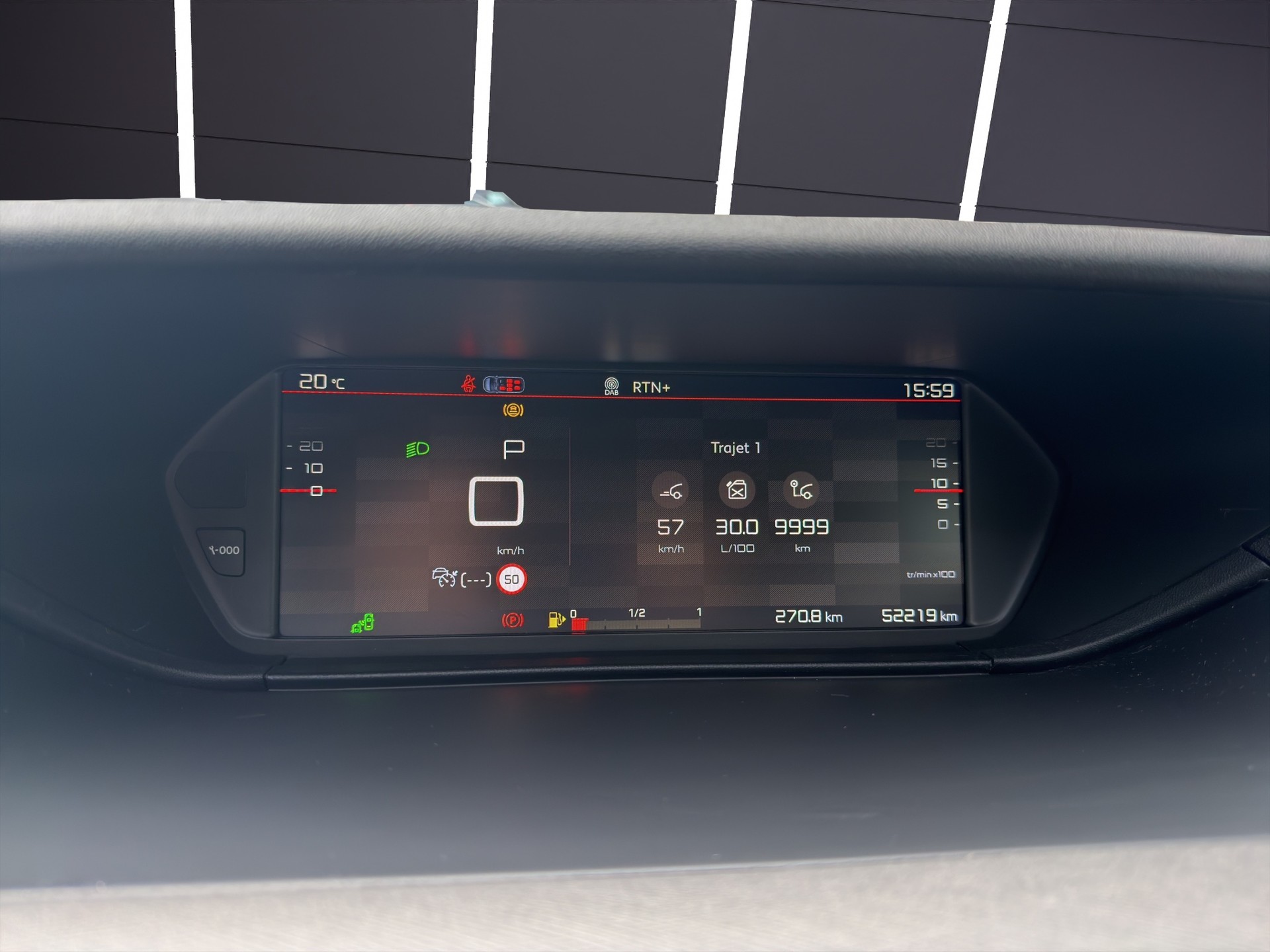 CITROEN C4 Grand Spacetourer 1.5 BlueHDi Shine-image-8