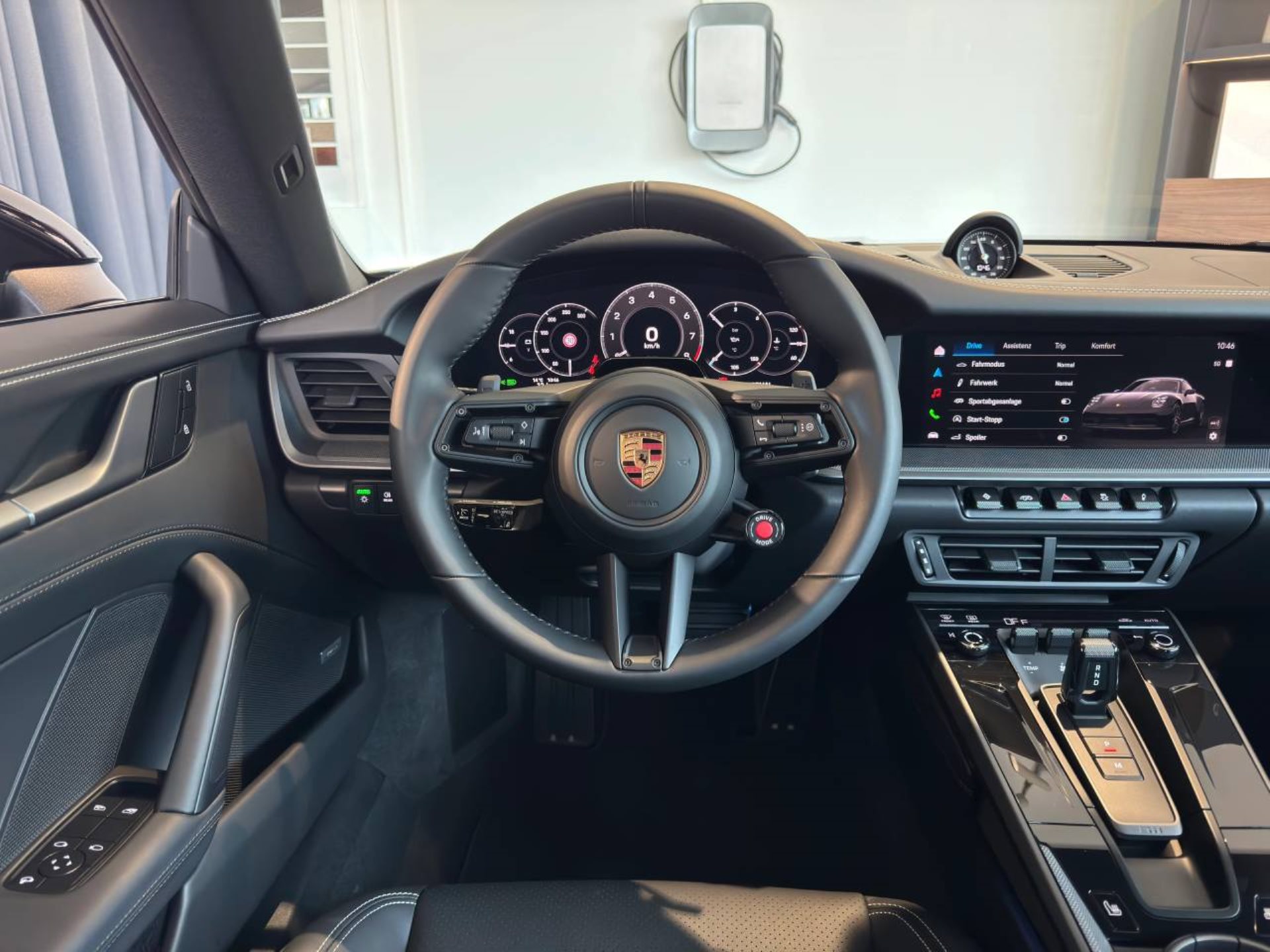 PORSCHE 911 Carrera-image-15