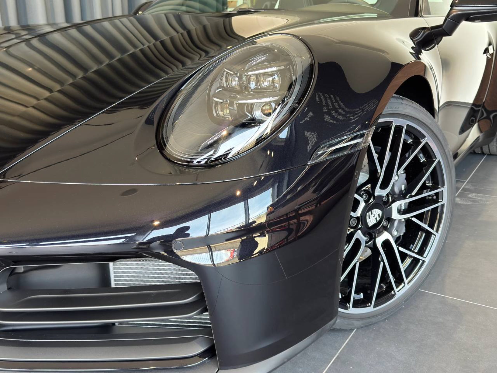 PORSCHE 911 Carrera-image-28