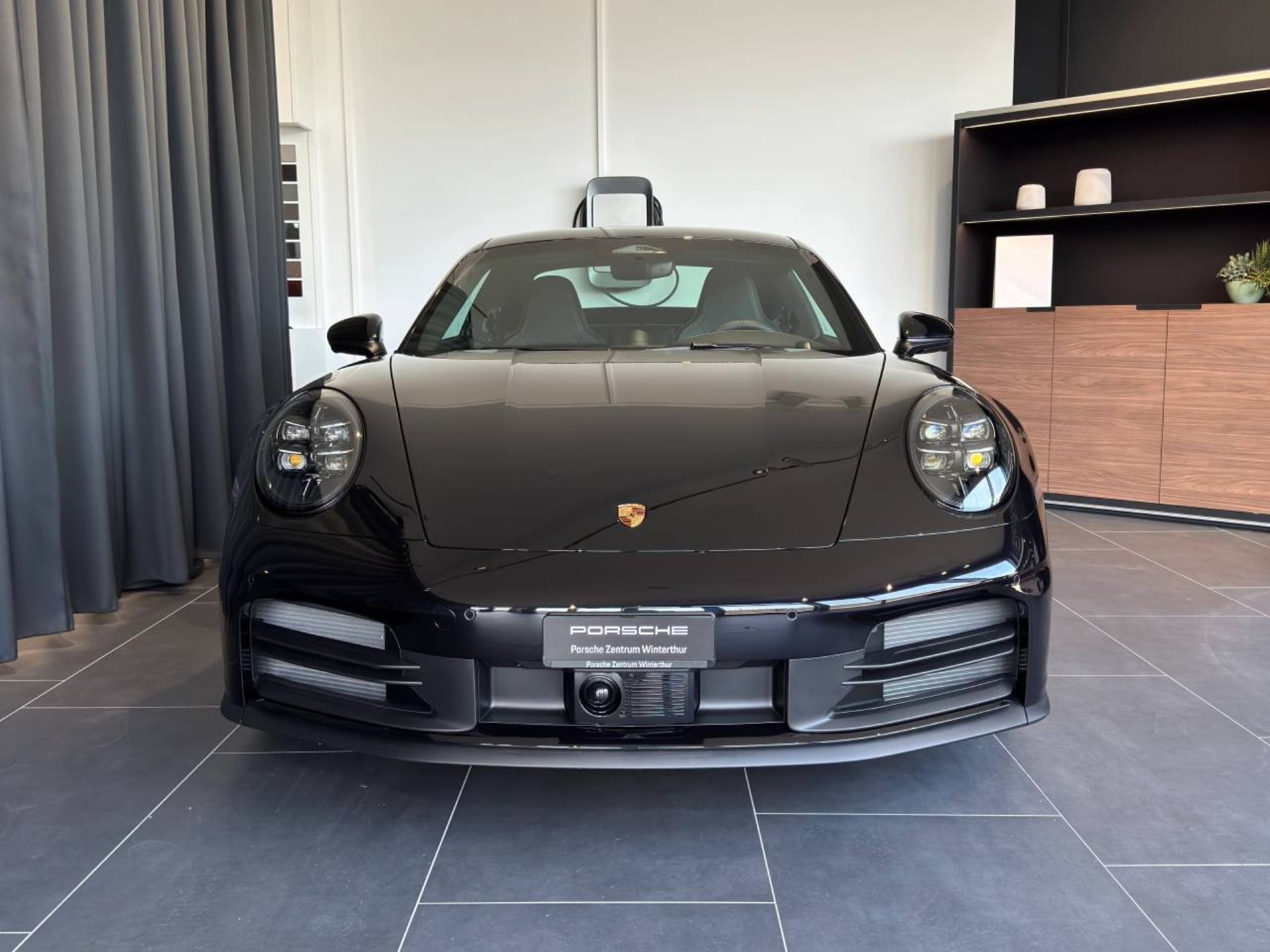 PORSCHE 911 Carrera-image-9