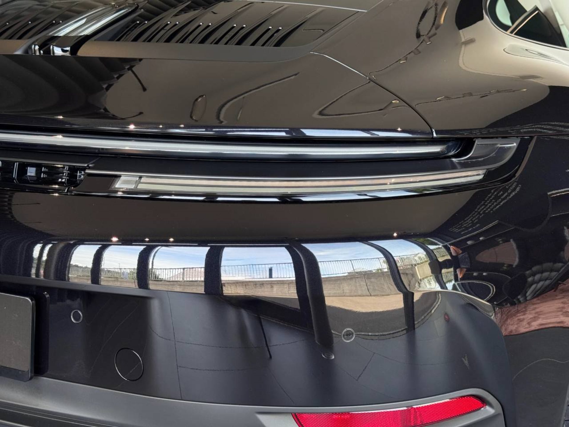 PORSCHE 911 Carrera-image-13
