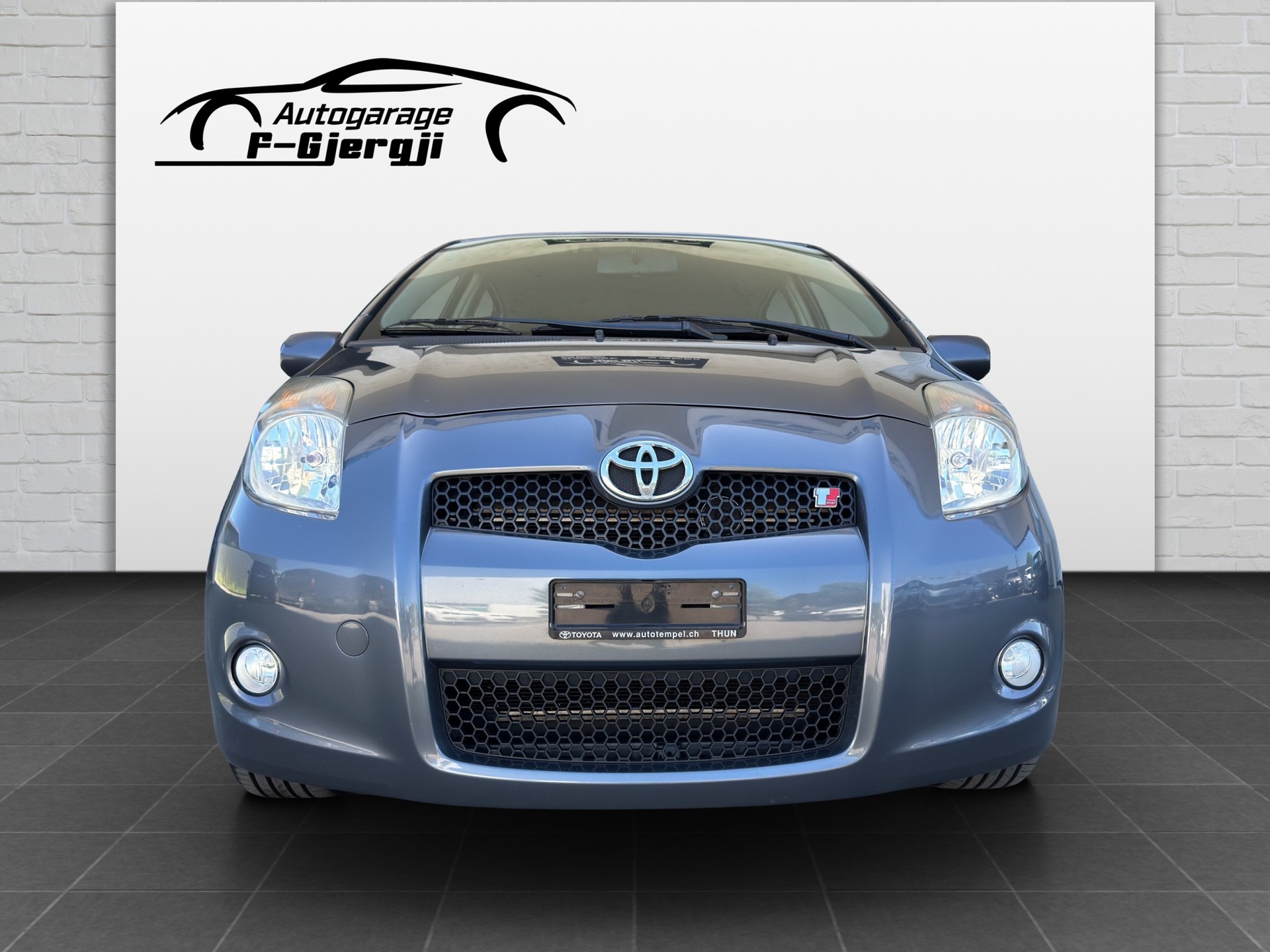 TOYOTA Yaris 1.8 TS-showroom-element-2