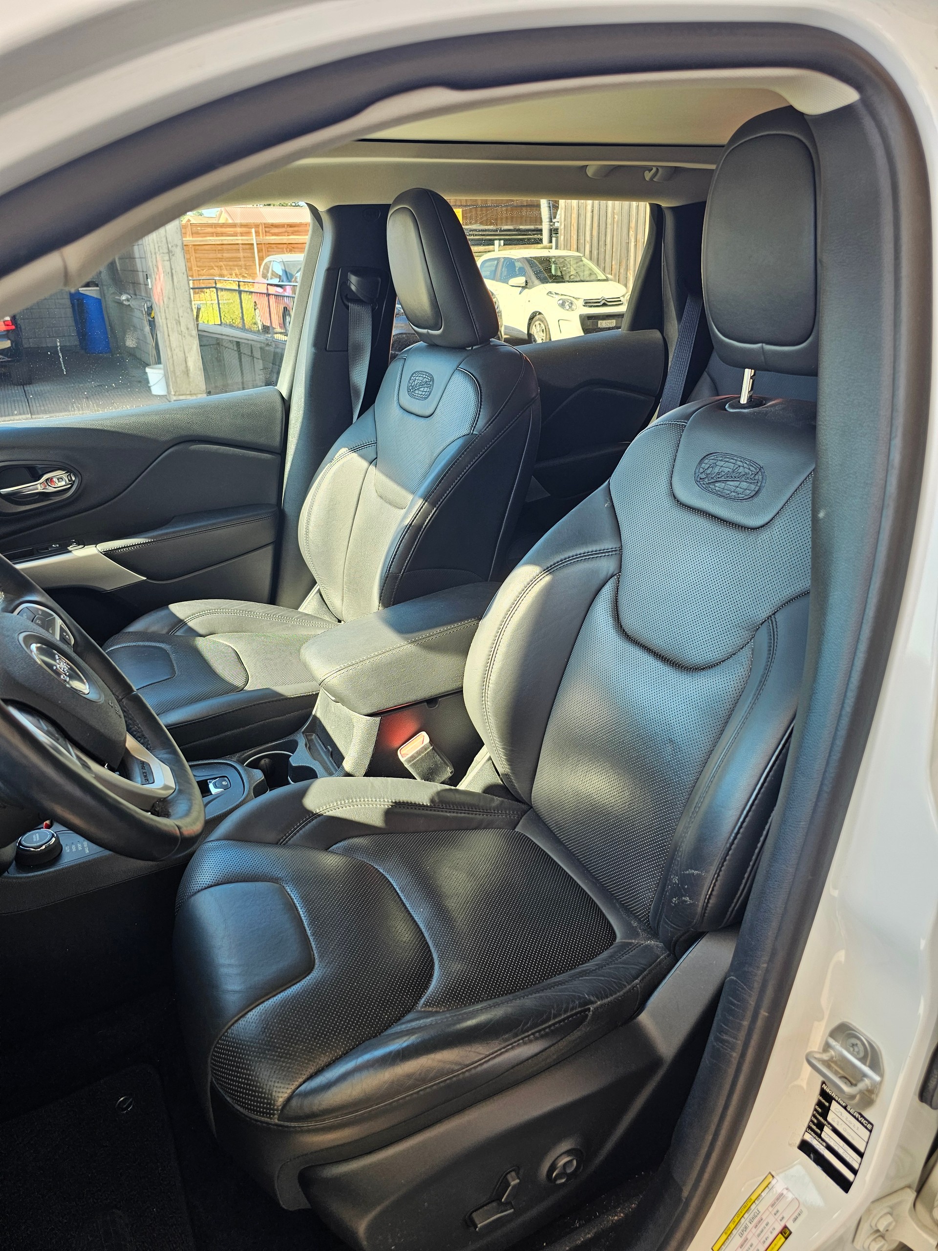 JEEP Cherokee 2.2TD Overland AWD 9ATX-image-11