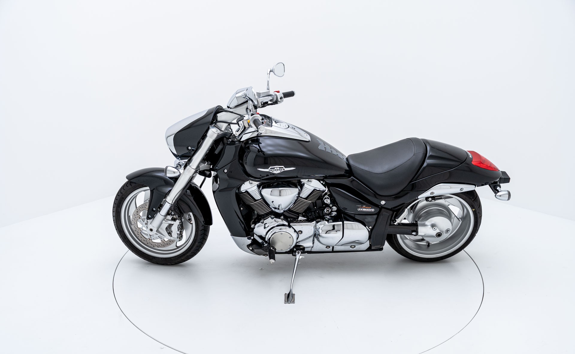 SUZUKI M 1800 R K6-image-5