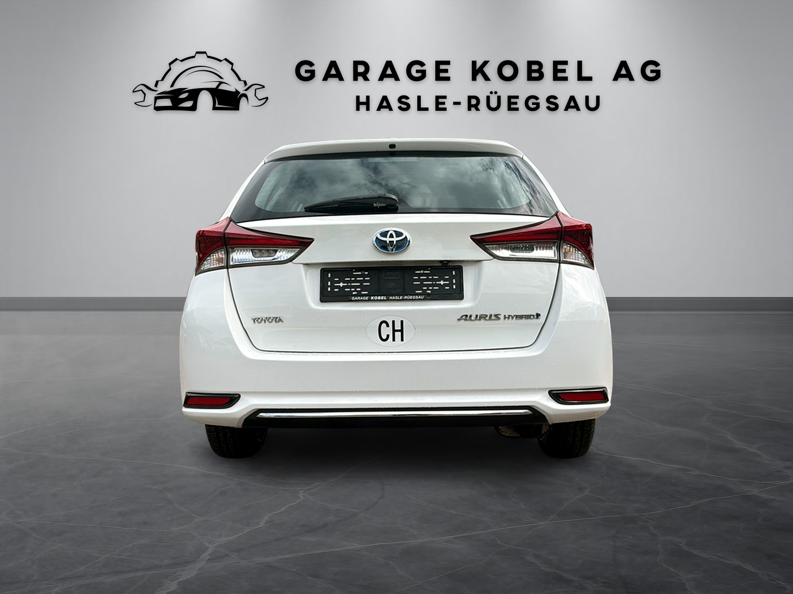 TOYOTA Auris Touring Sports 1.8 HSD Luna e-CVT-showroom-element-3