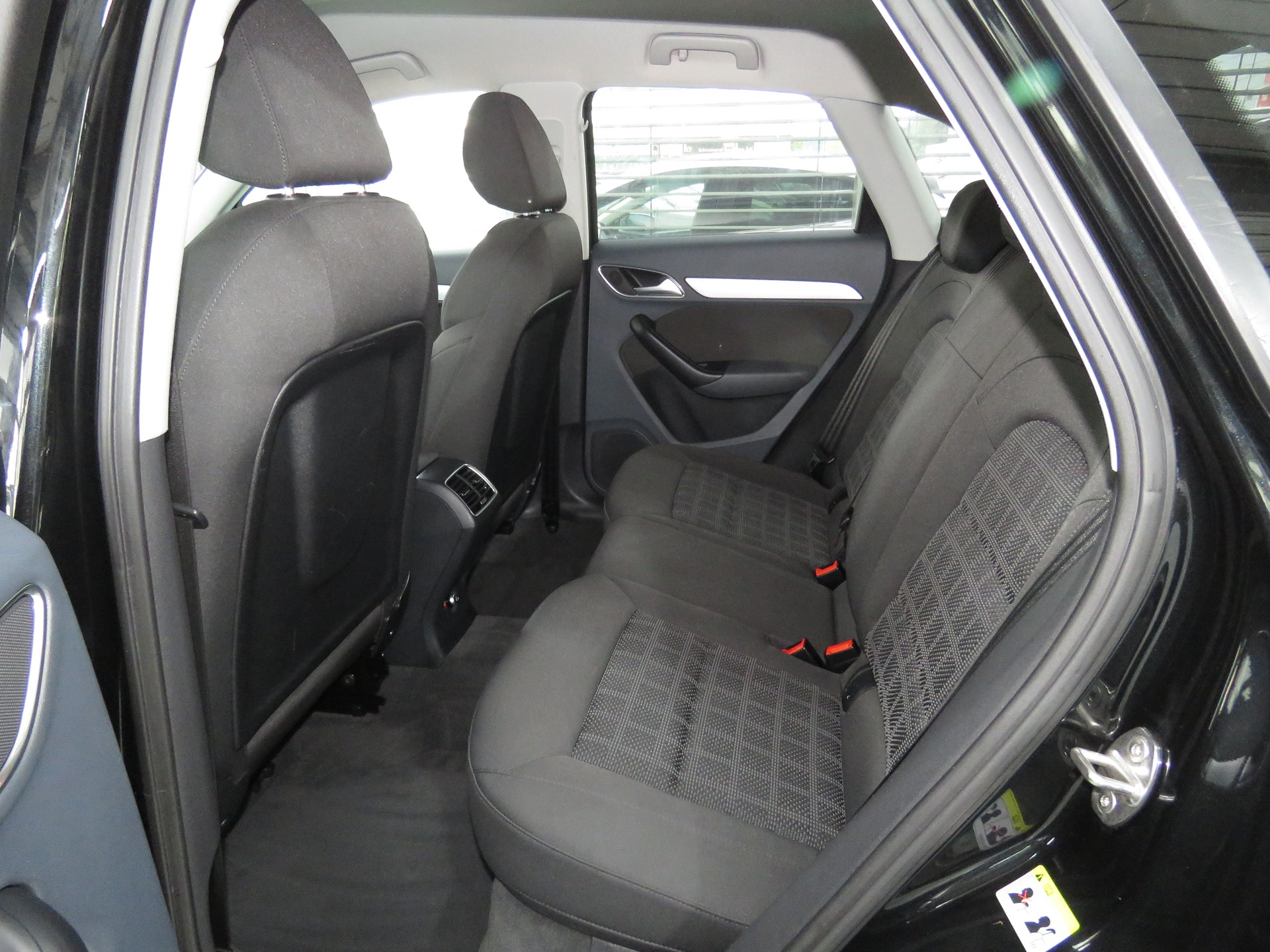 AUDI Q3 2.0 TFSI Sport Quattro S-tronic (Automat)-image-8