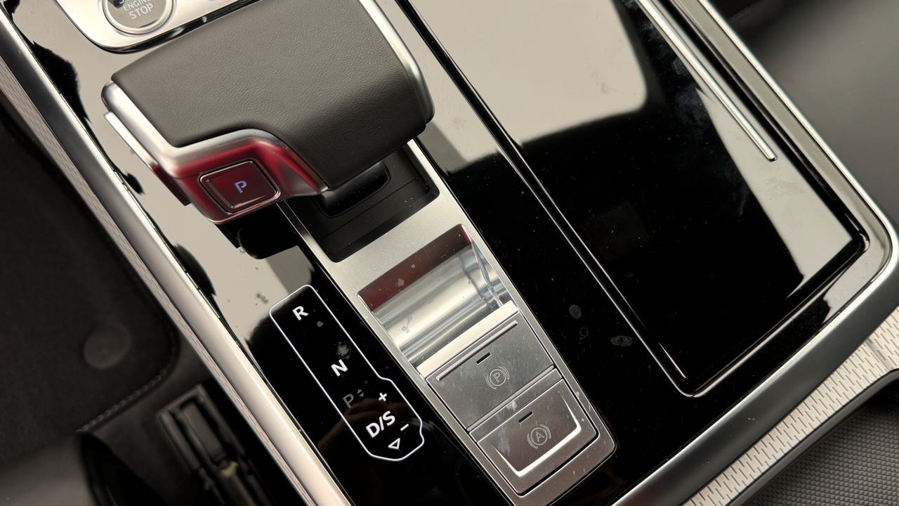 AUDI Q8 SUV TDI quattro 210 kW S line-image-10