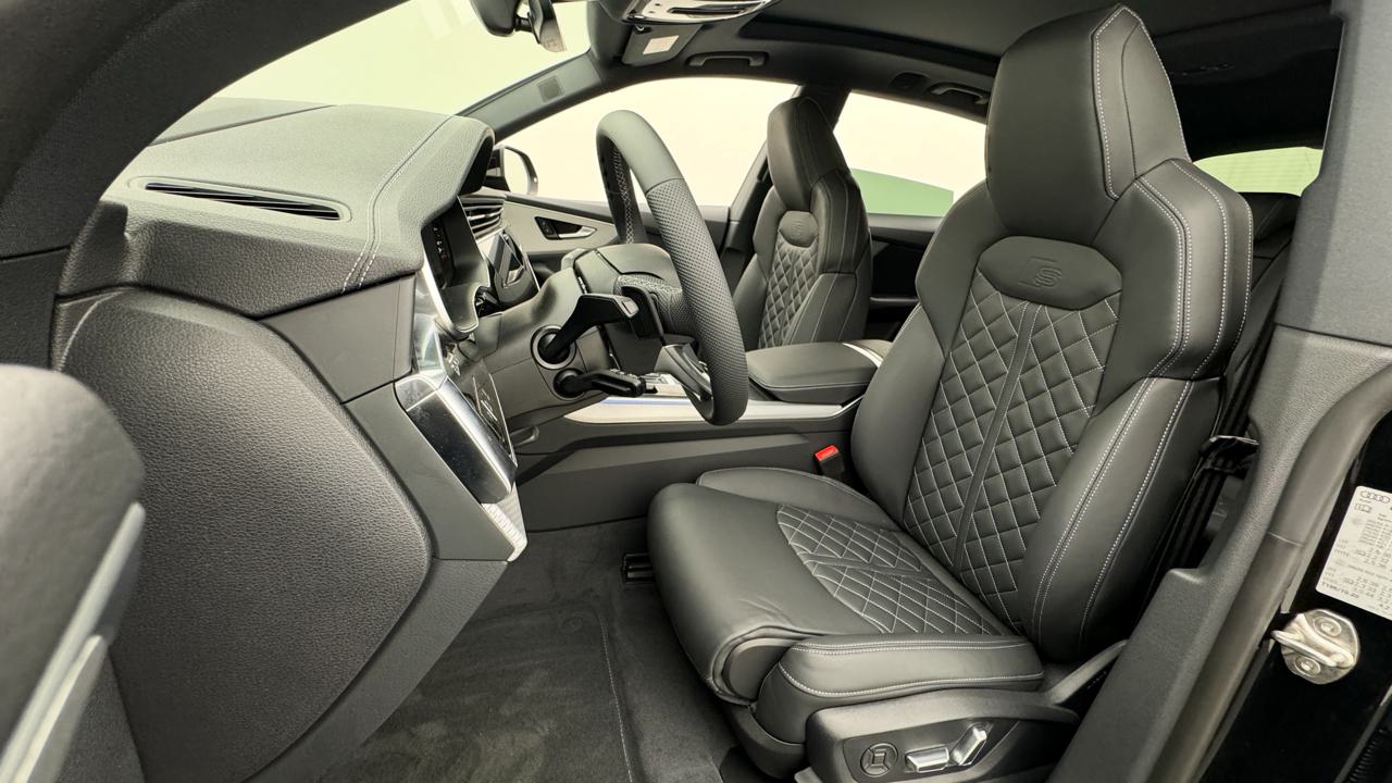 AUDI Q8 SUV TDI quattro 210 kW S line-image-4