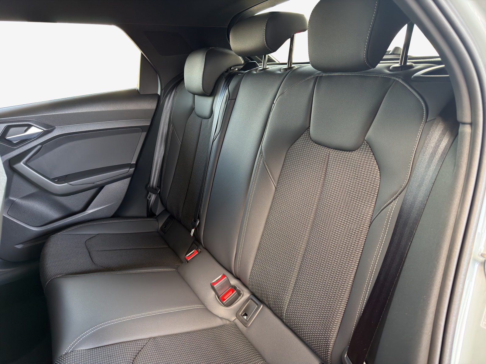 AUDI A1 Sportback 35 TFSI S Line S-tronic-image-11