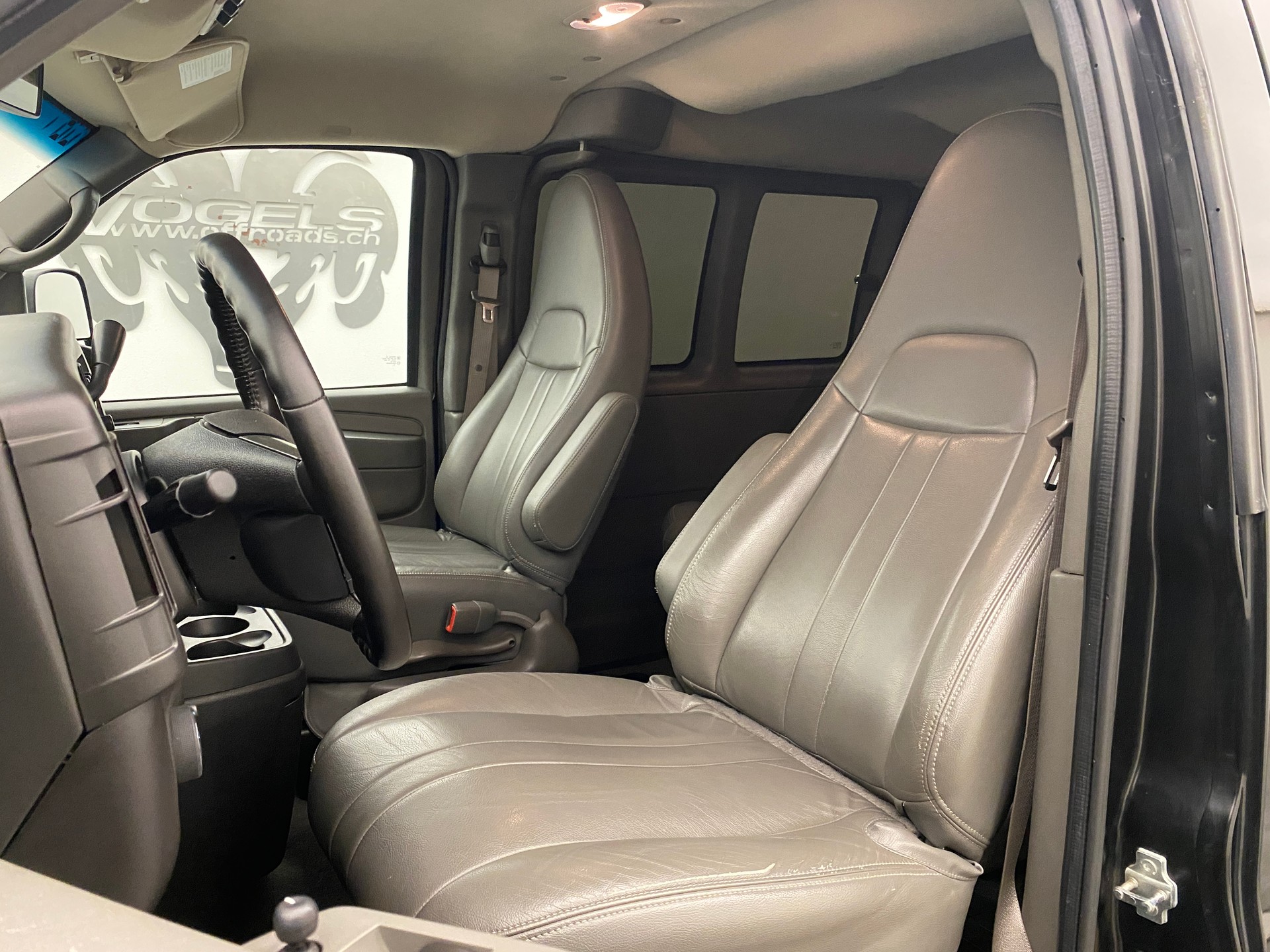 CHEVROLET Express 5.3 AWD-image-8