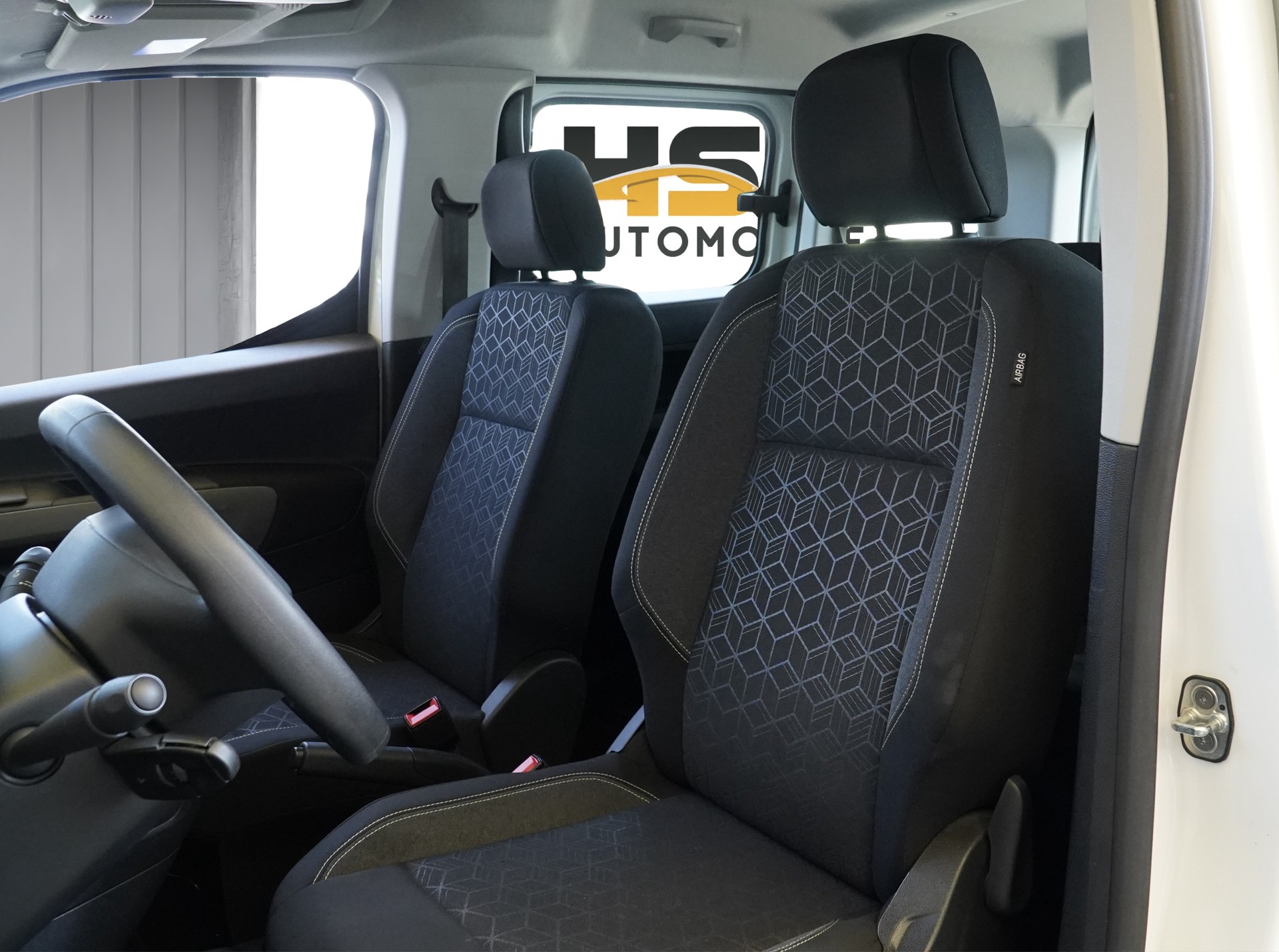 PEUGEOT Rifter 1.2 PureTech Allure *CH Fahrzeug*-image-9