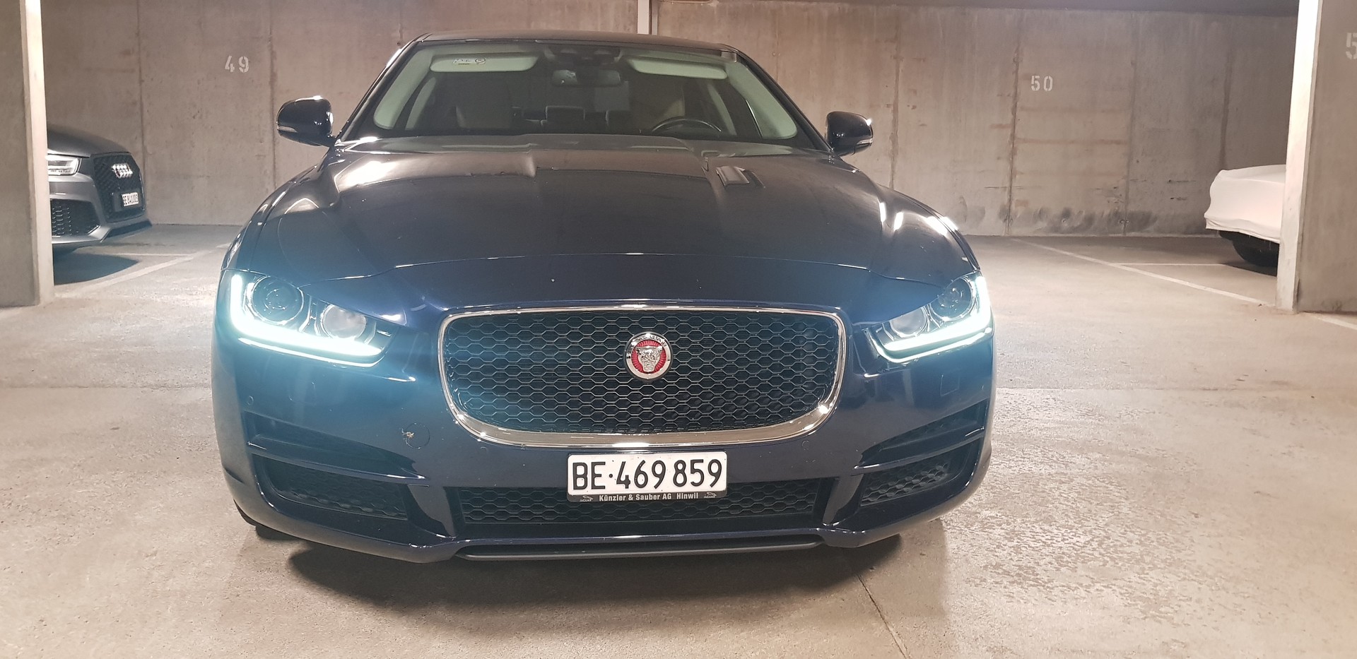 JAGUAR XE 25d Prestige AWD Automat-image-1