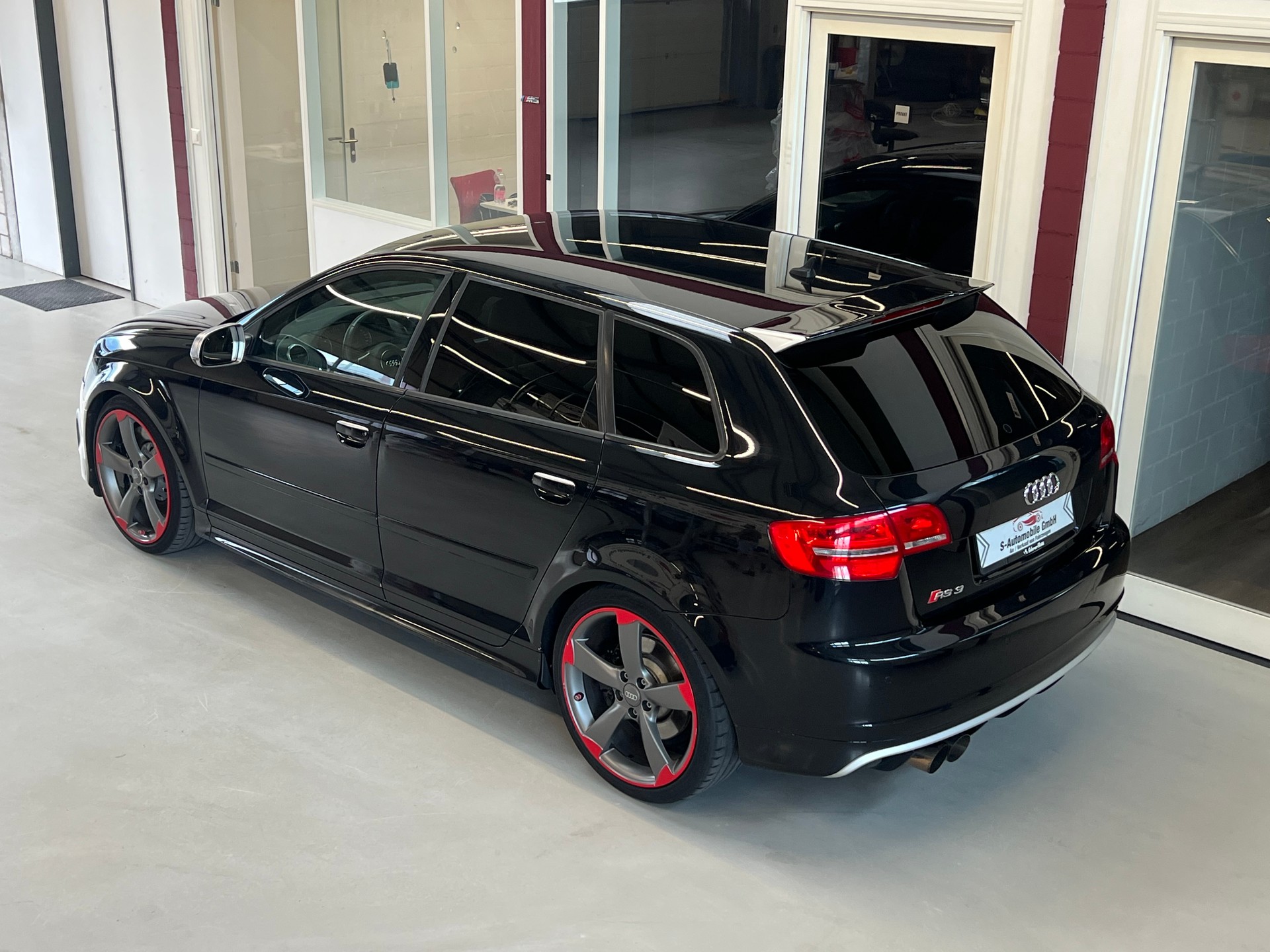AUDI RS3 Sportback 2.5 TFSI quattro S-tronic-image-4