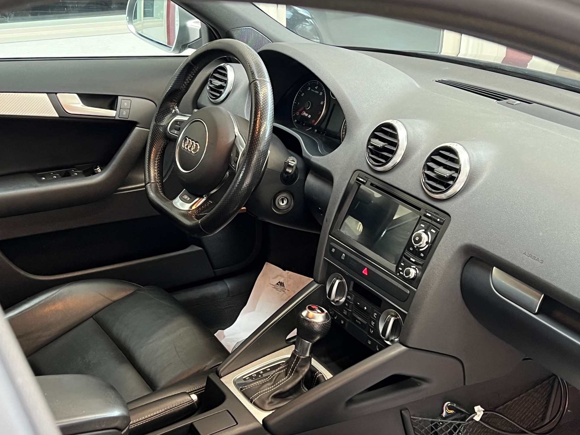 AUDI RS3 Sportback 2.5 TFSI quattro S-tronic-image-12