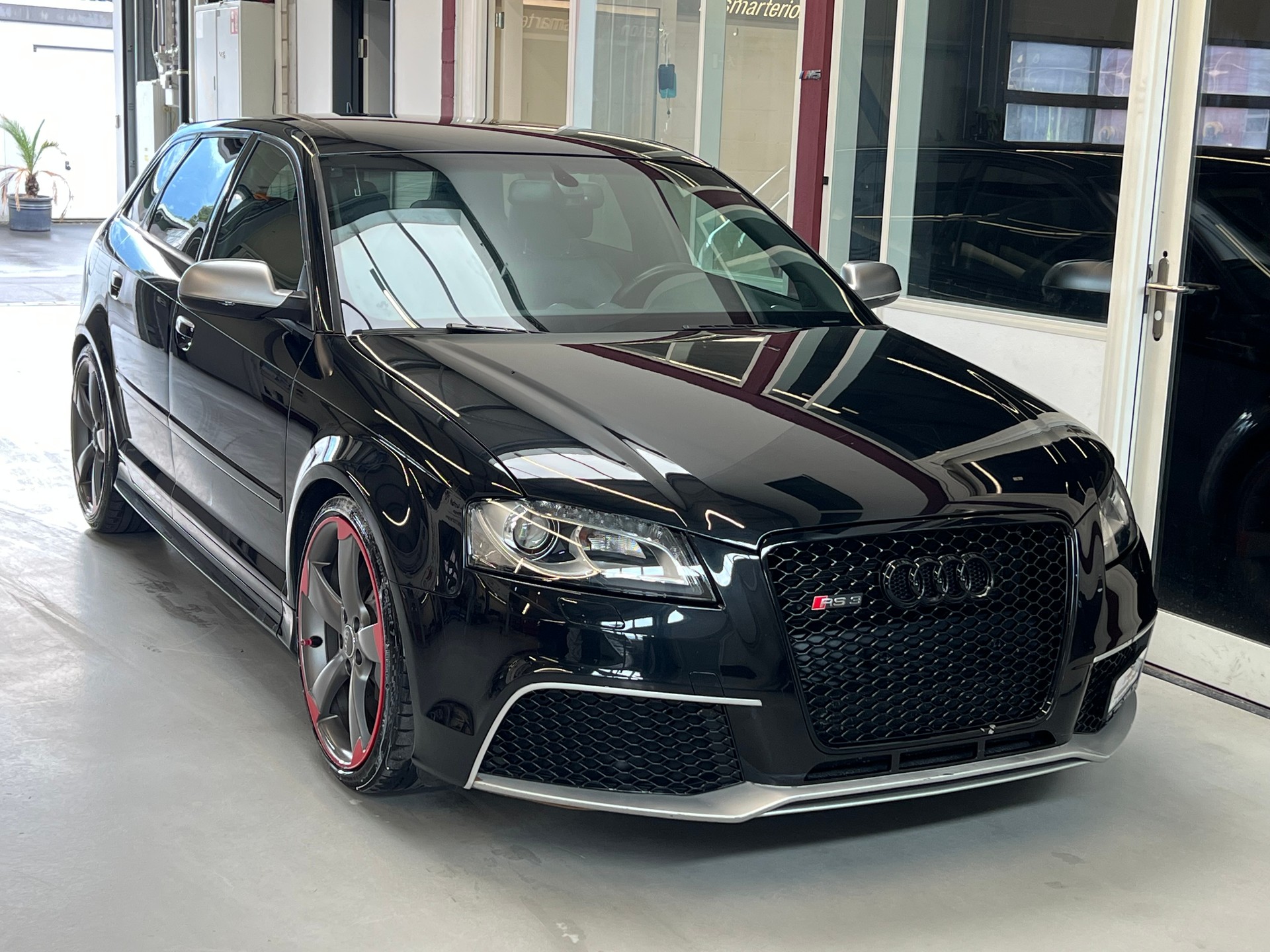 AUDI RS3 Sportback 2.5 TFSI quattro S-tronic-image-8