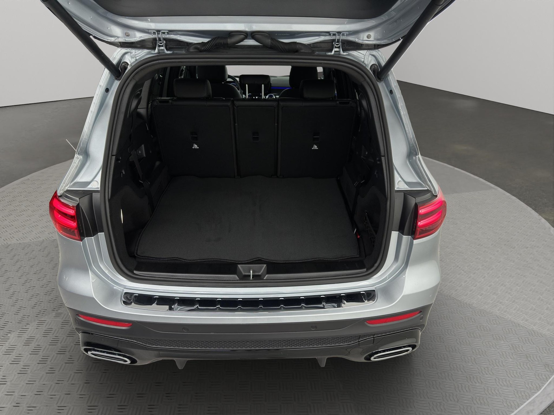 MERCEDES-BENZ GLB 220 AMG Line 4matic-image-4