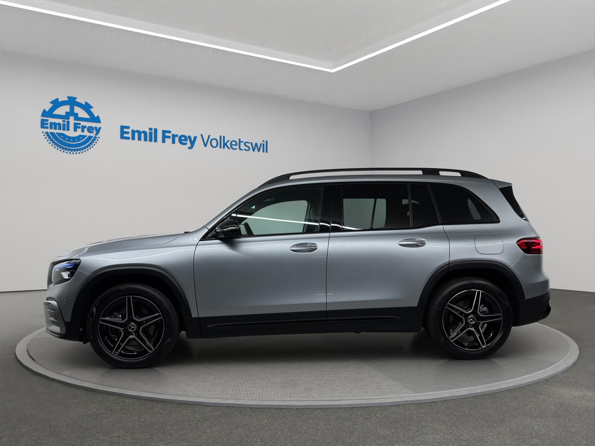 MERCEDES-BENZ GLB 220 AMG Line 4matic-showroom-element-1