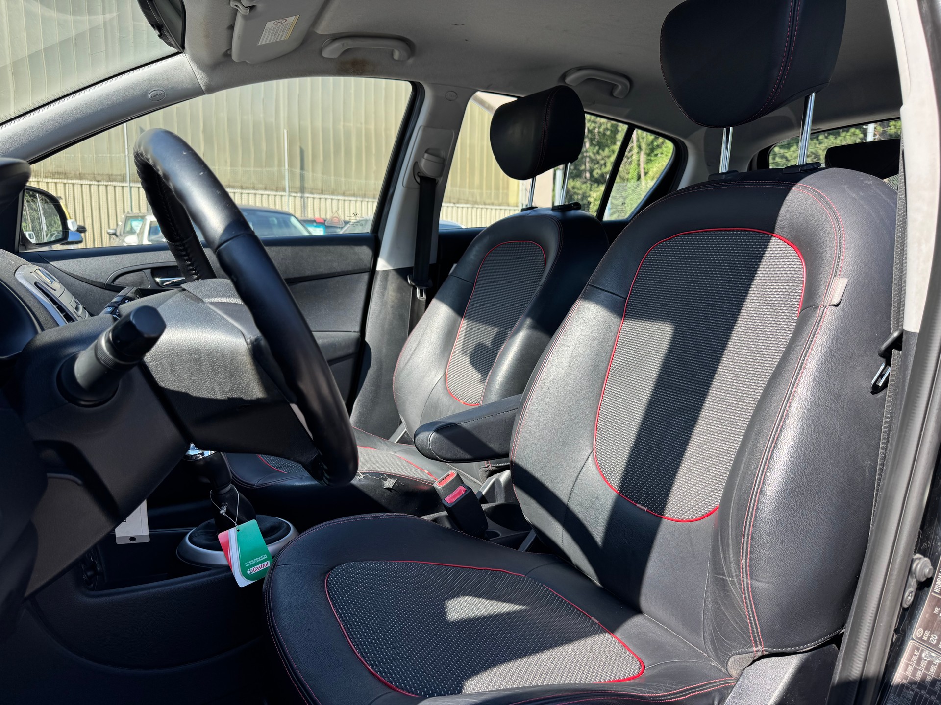 HYUNDAI i20 1.6 Premium-image-8