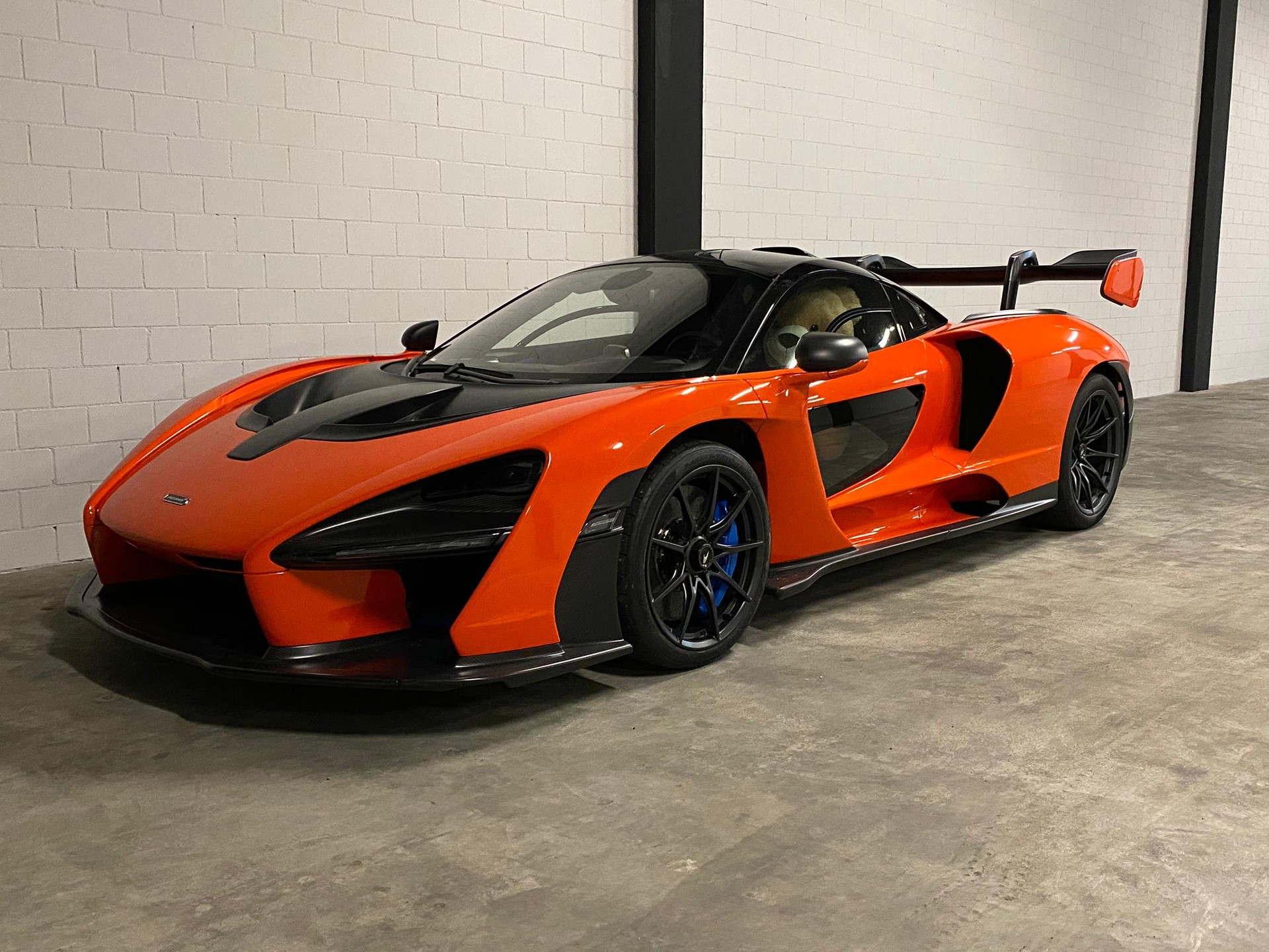 McLAREN SENNA Elite Paint "1 of 500"-showroom-element-1