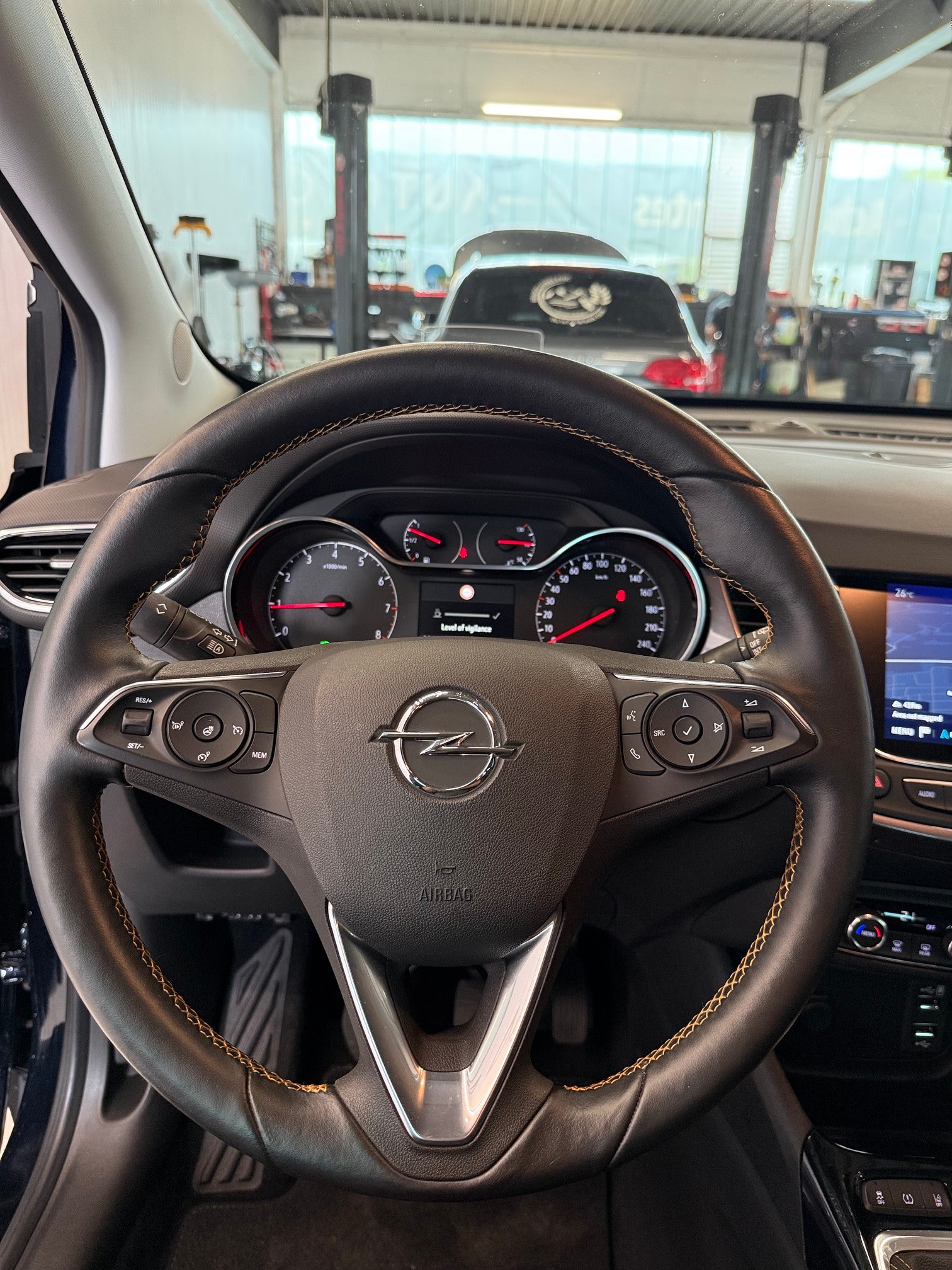 OPEL Crossland X 1.2i Ultimate-image-12
