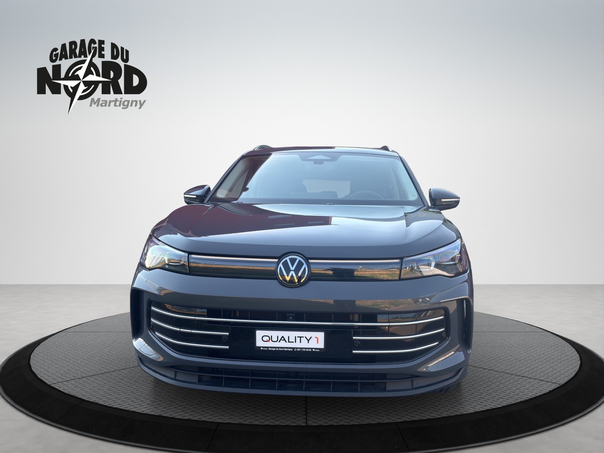 VW Tiguan 2.0 TDI SCR Elegance 4Motion DSG-showroom-element-1