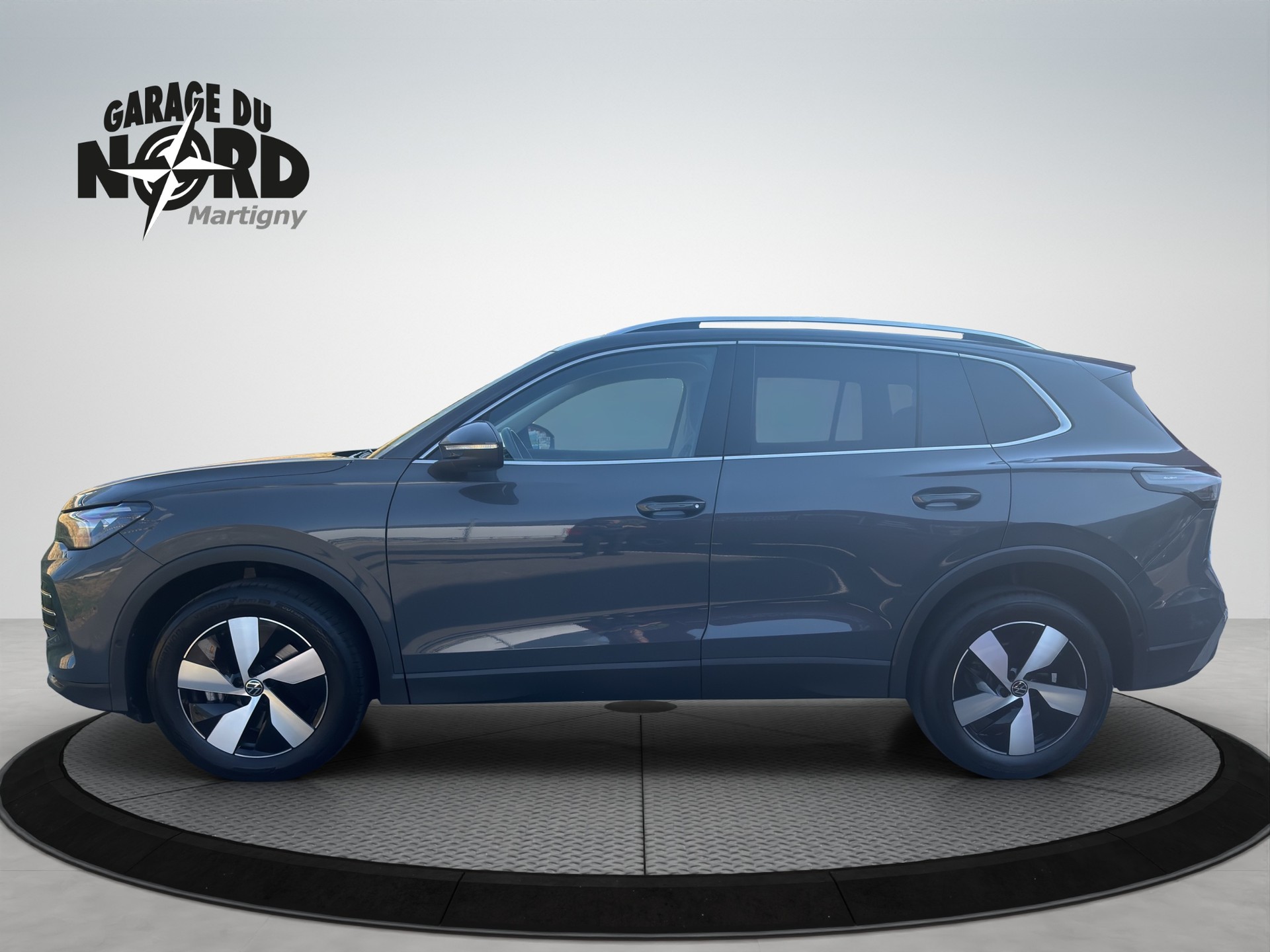 VW Tiguan 2.0 TDI SCR Elegance 4Motion DSG-showroom-element-2