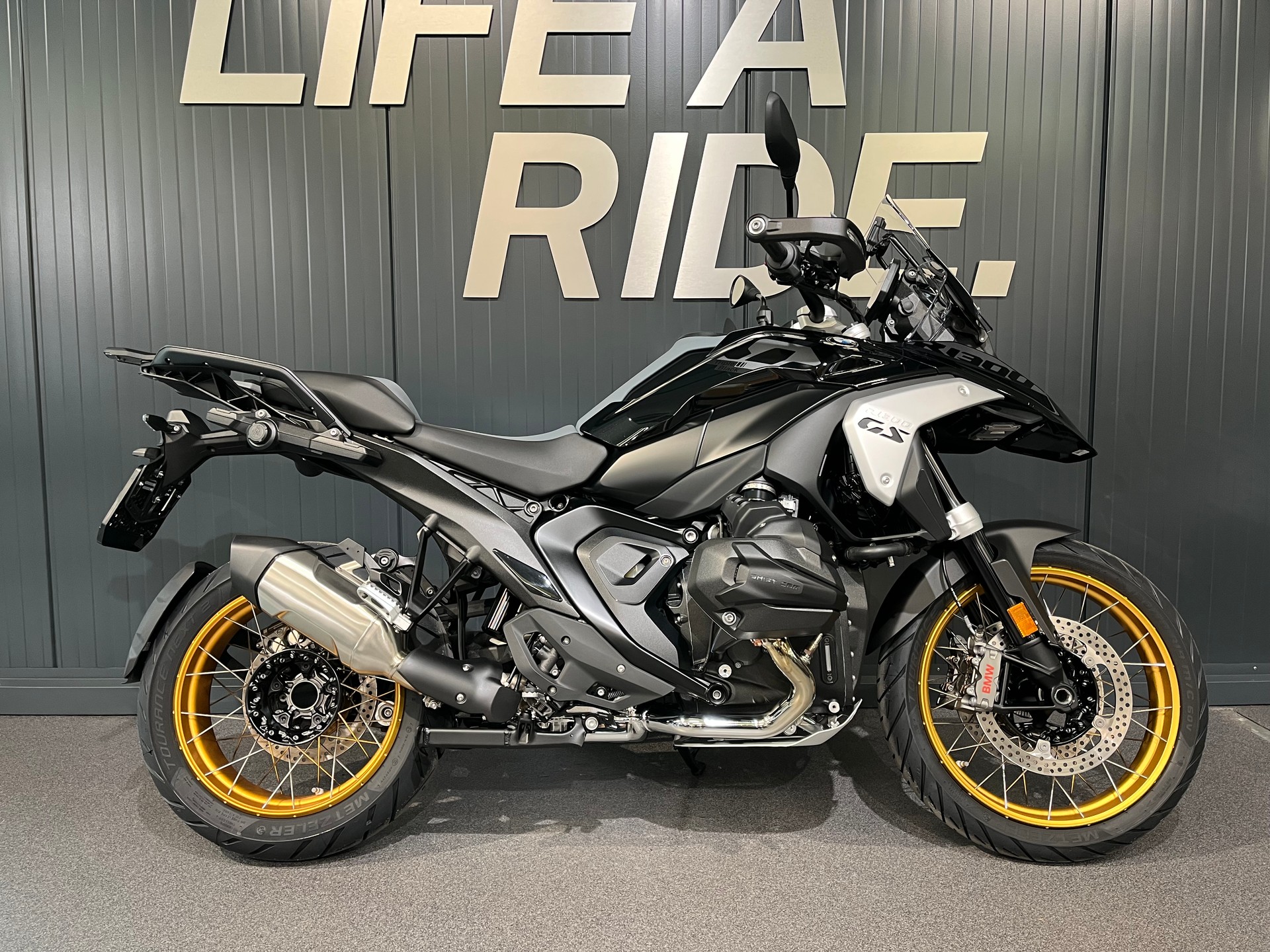 BMW R 1300 GS-image-0