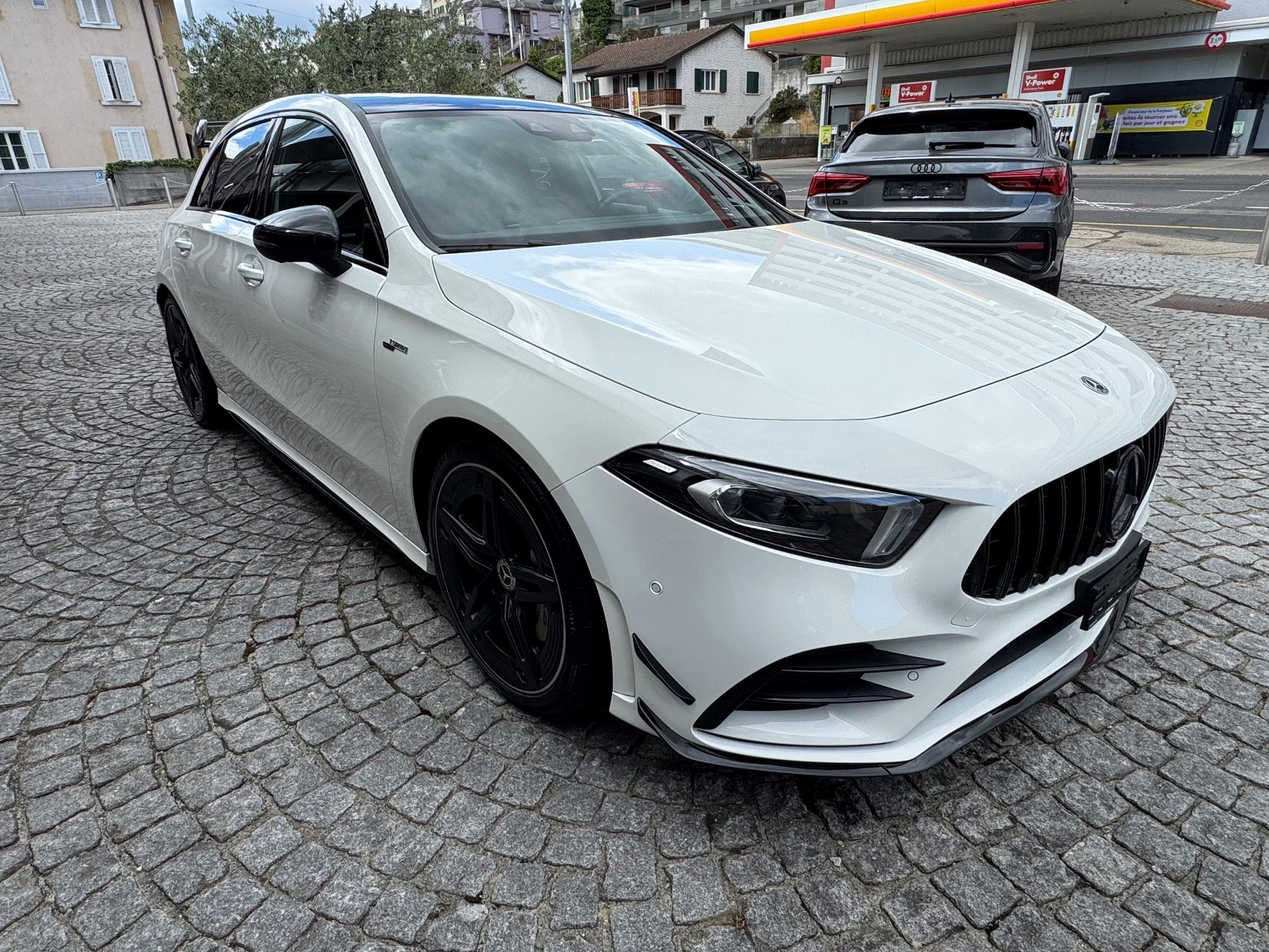 MERCEDES-BENZ A 35 AMG 4Matic-image-4