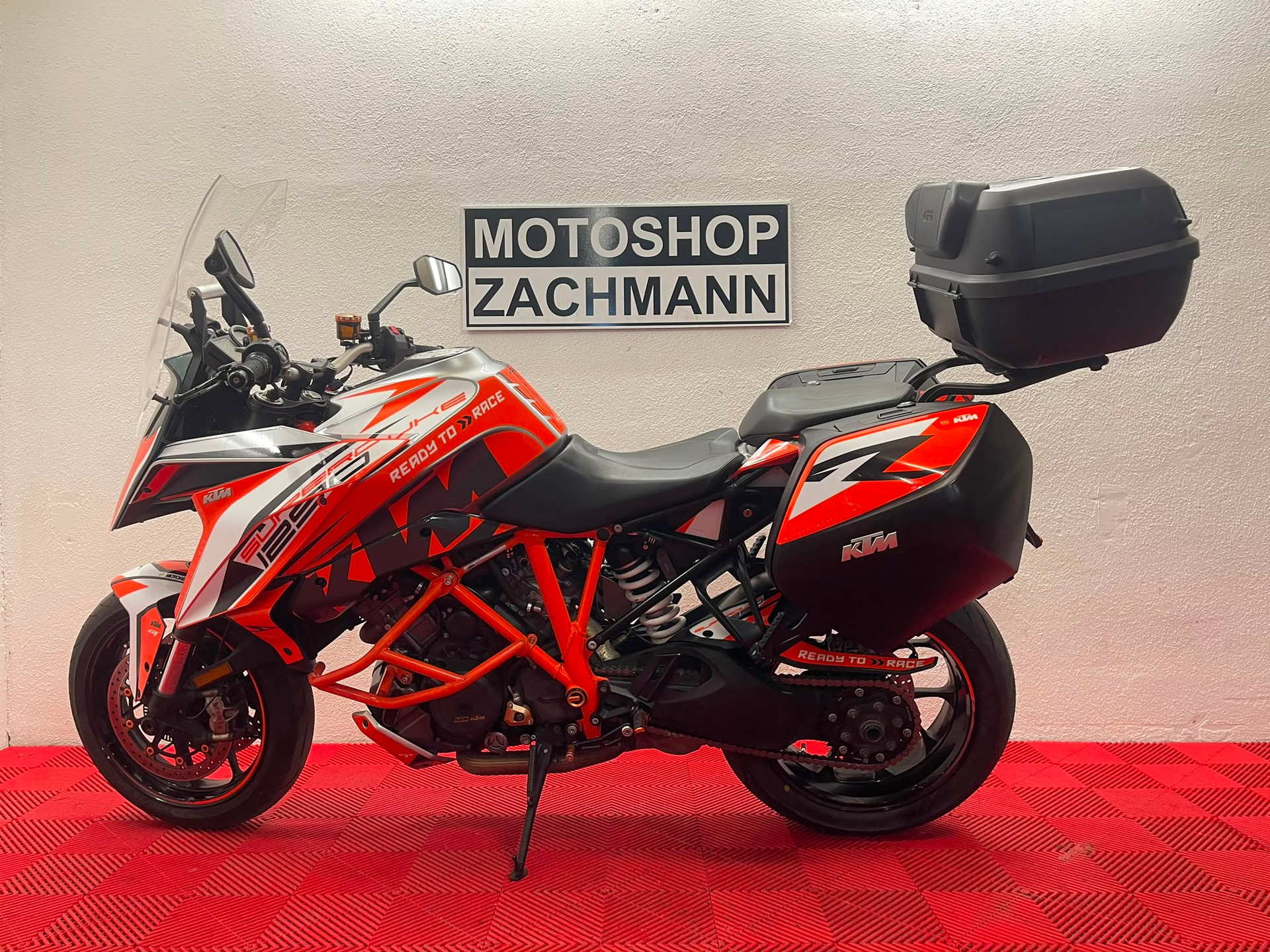 KTM 1290 Super Duke GT-image-3