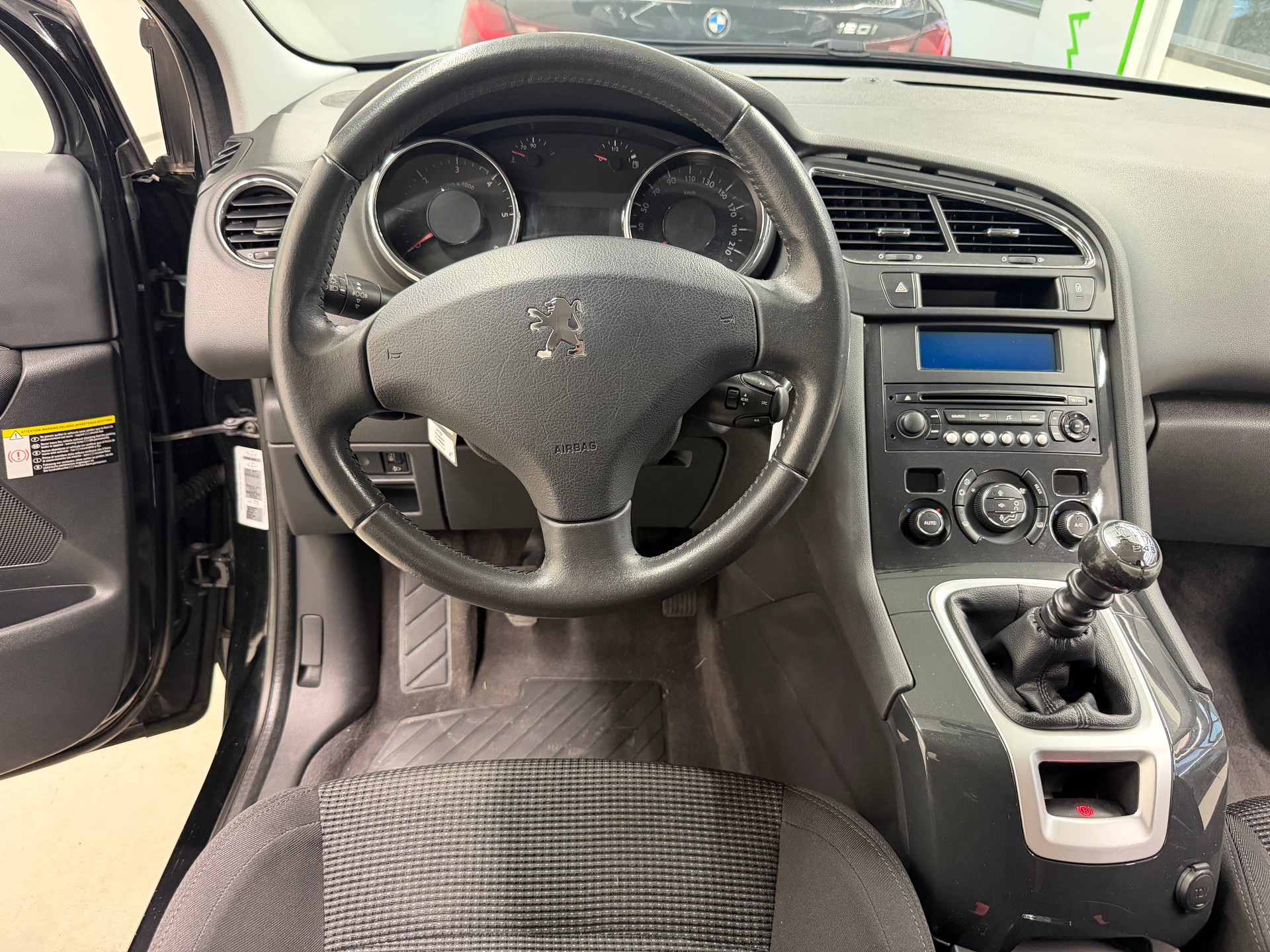 PEUGEOT 5008 2.0 HDI Family 7-Plätzer-image-21